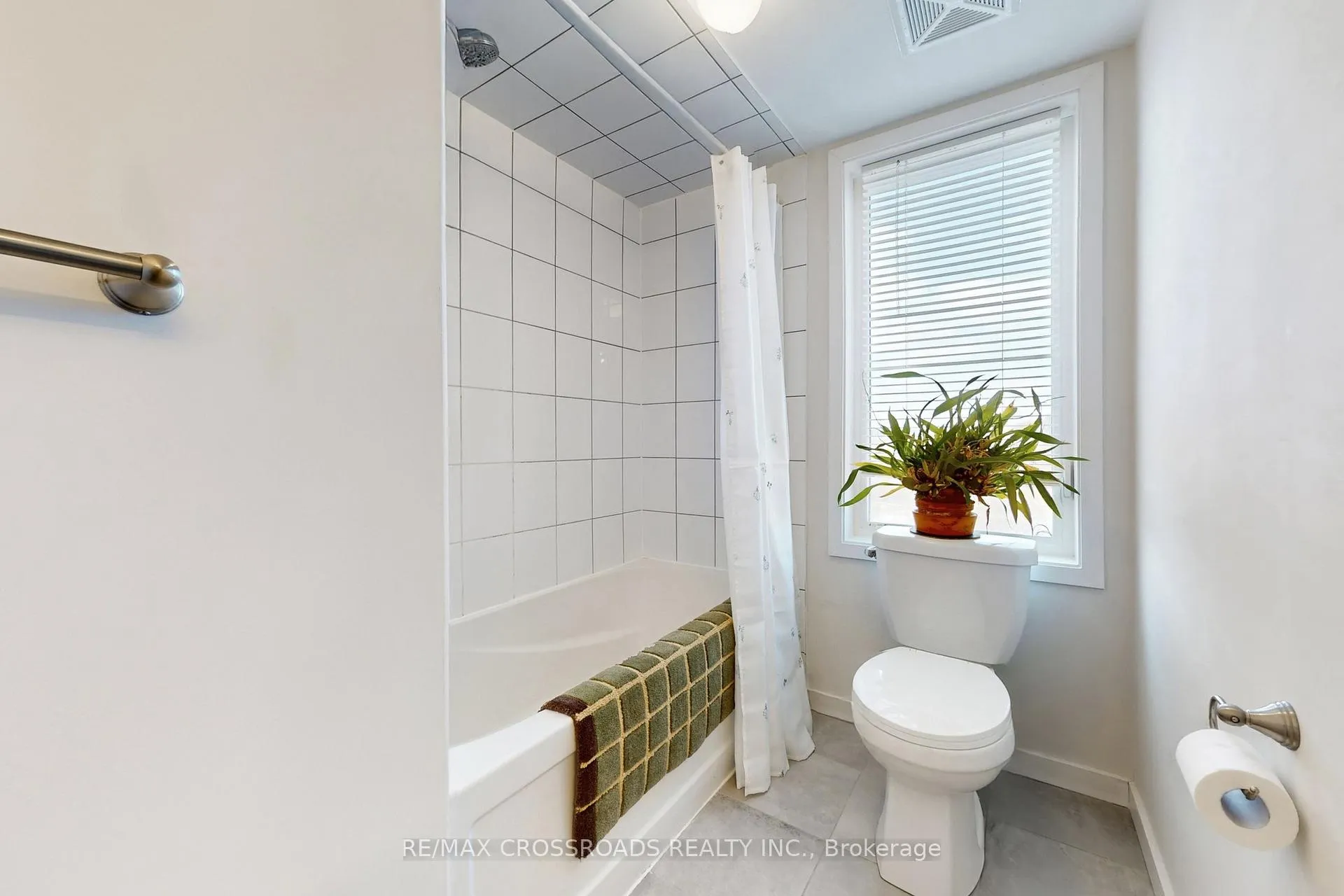 Photo 30 of Unit 10, 100 Alex Gardner Circle, Aurora, Aurora Village — HOMEH