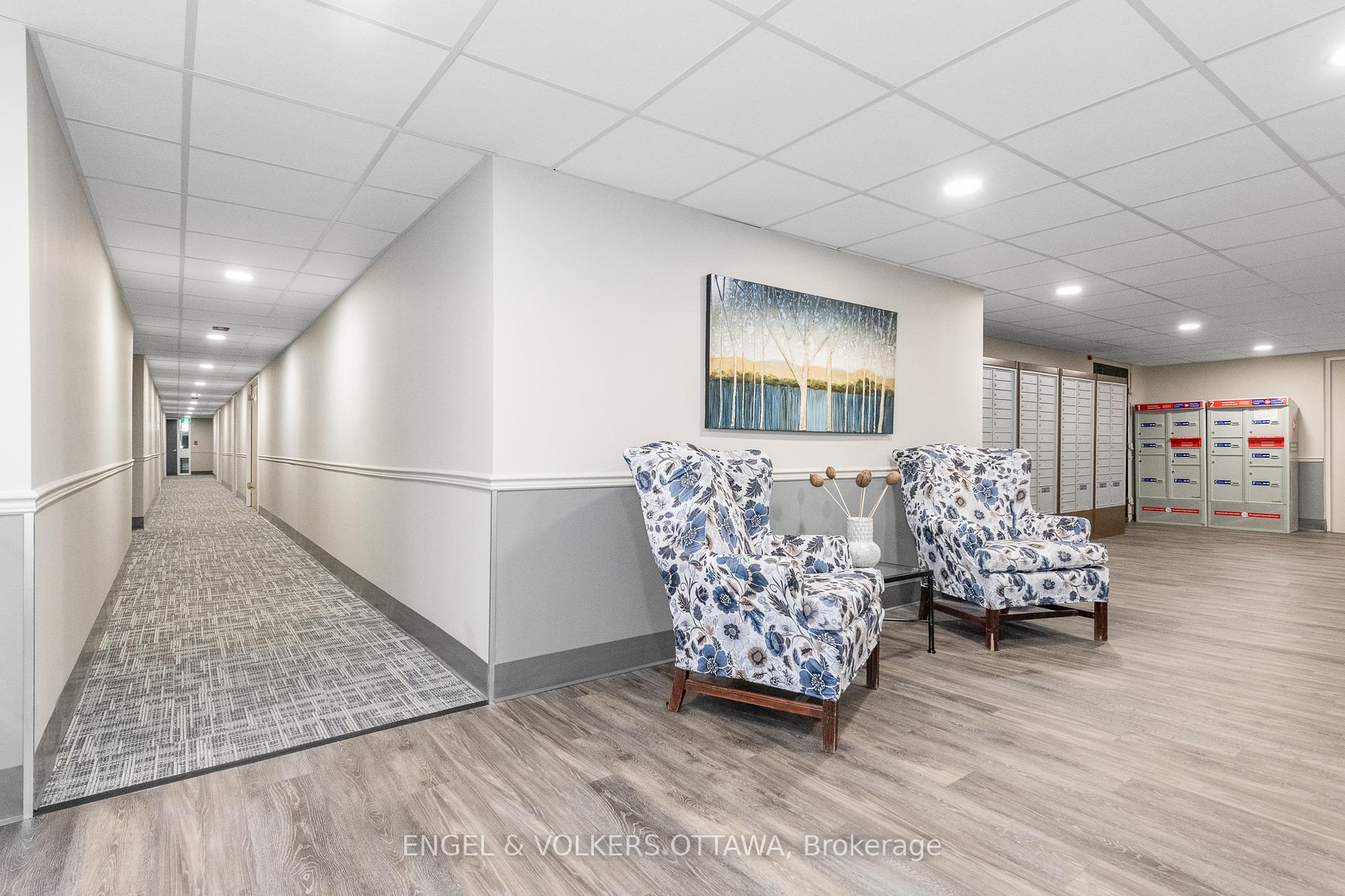 Photo 6 of Unit 8, 1356 Meadowlands Drive E, Ottawa, Borden Farm/Stewart Farm/Carleton Heights/Parkwood Hills — HOMEH