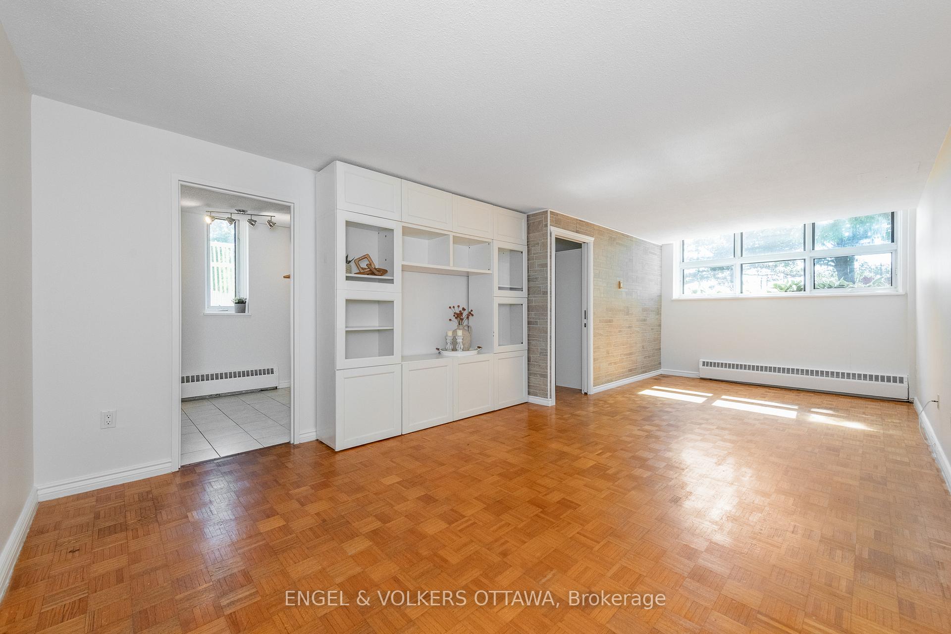 Photo 8 of Unit 8, 1356 Meadowlands Drive E, Ottawa, Borden Farm/Stewart Farm/Carleton Heights/Parkwood Hills — HOMEH