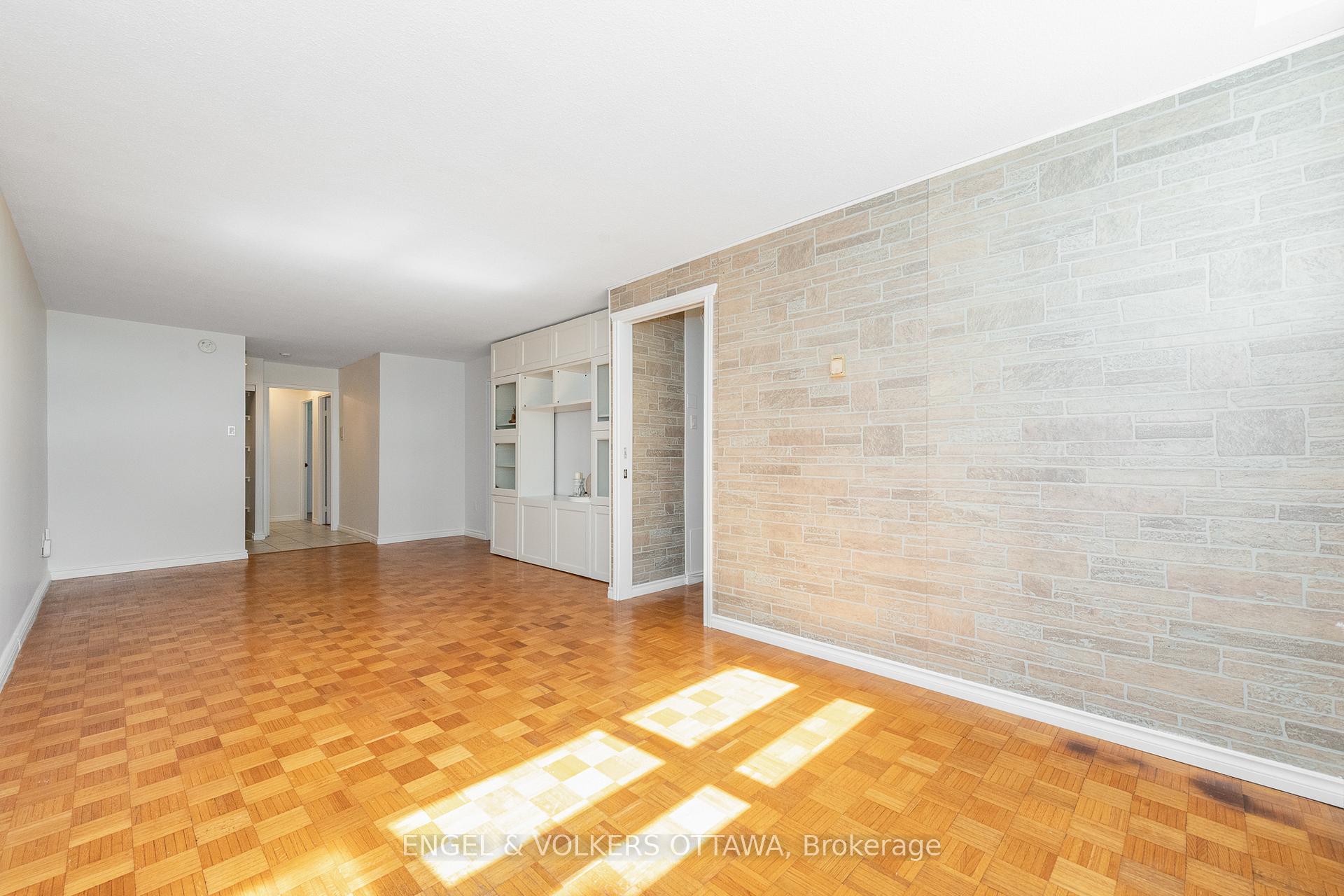 Photo 12 of Unit 8, 1356 Meadowlands Drive E, Ottawa, Borden Farm/Stewart Farm/Carleton Heights/Parkwood Hills — HOMEH