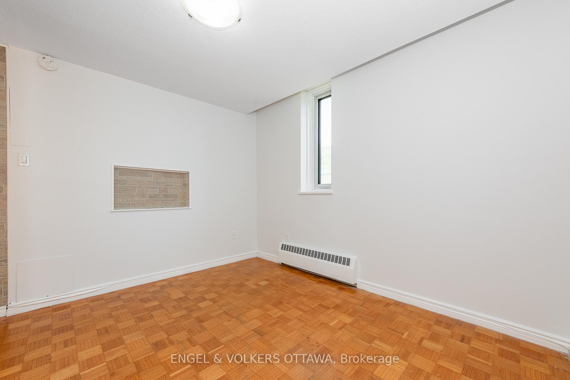 Photo 15 of Unit 8, 1356 Meadowlands Drive E, Ottawa, Borden Farm/Stewart Farm/Carleton Heights/Parkwood Hills — HOMEH