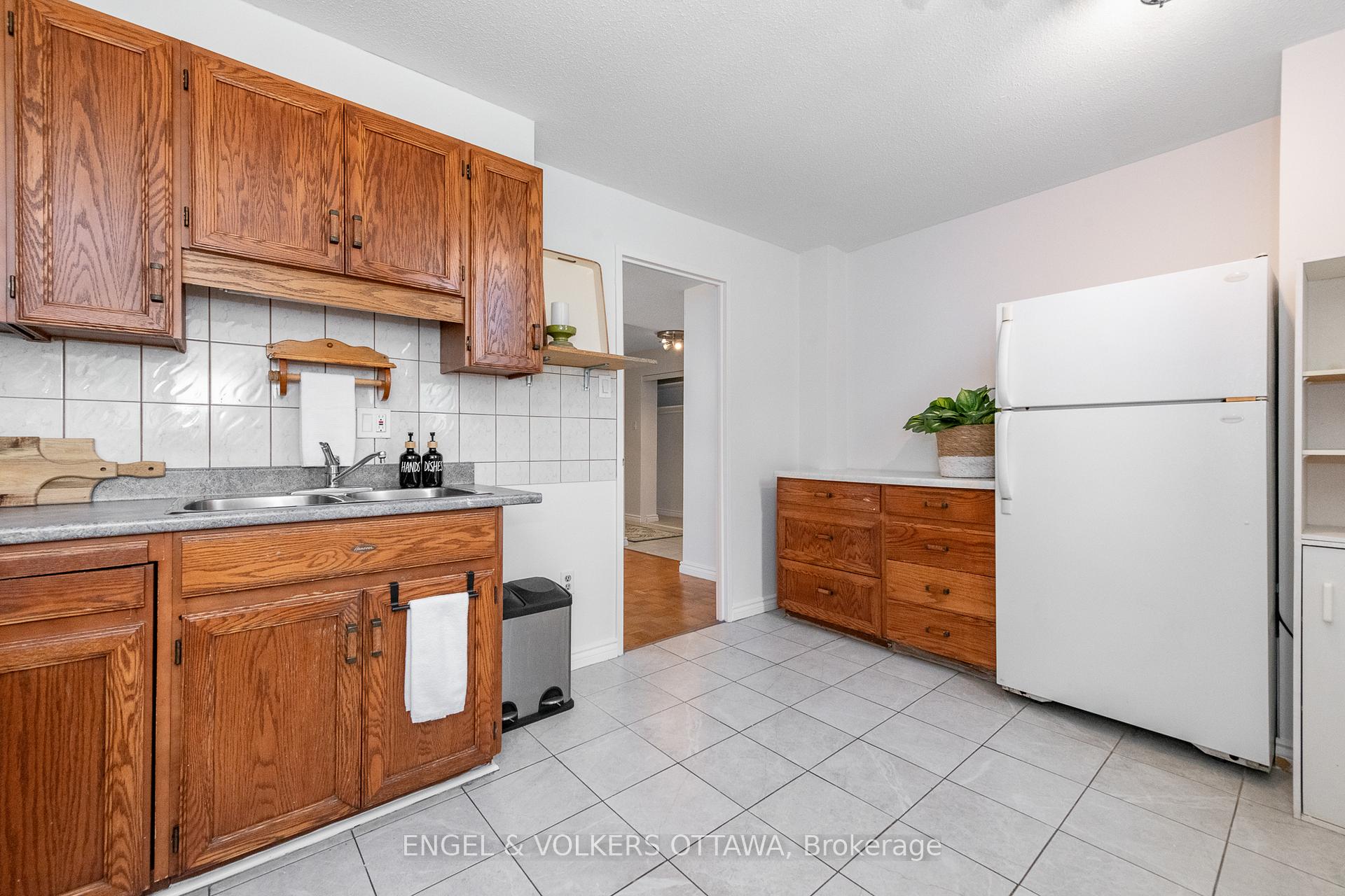 Photo 18 of Unit 8, 1356 Meadowlands Drive E, Ottawa, Borden Farm/Stewart Farm/Carleton Heights/Parkwood Hills — HOMEH