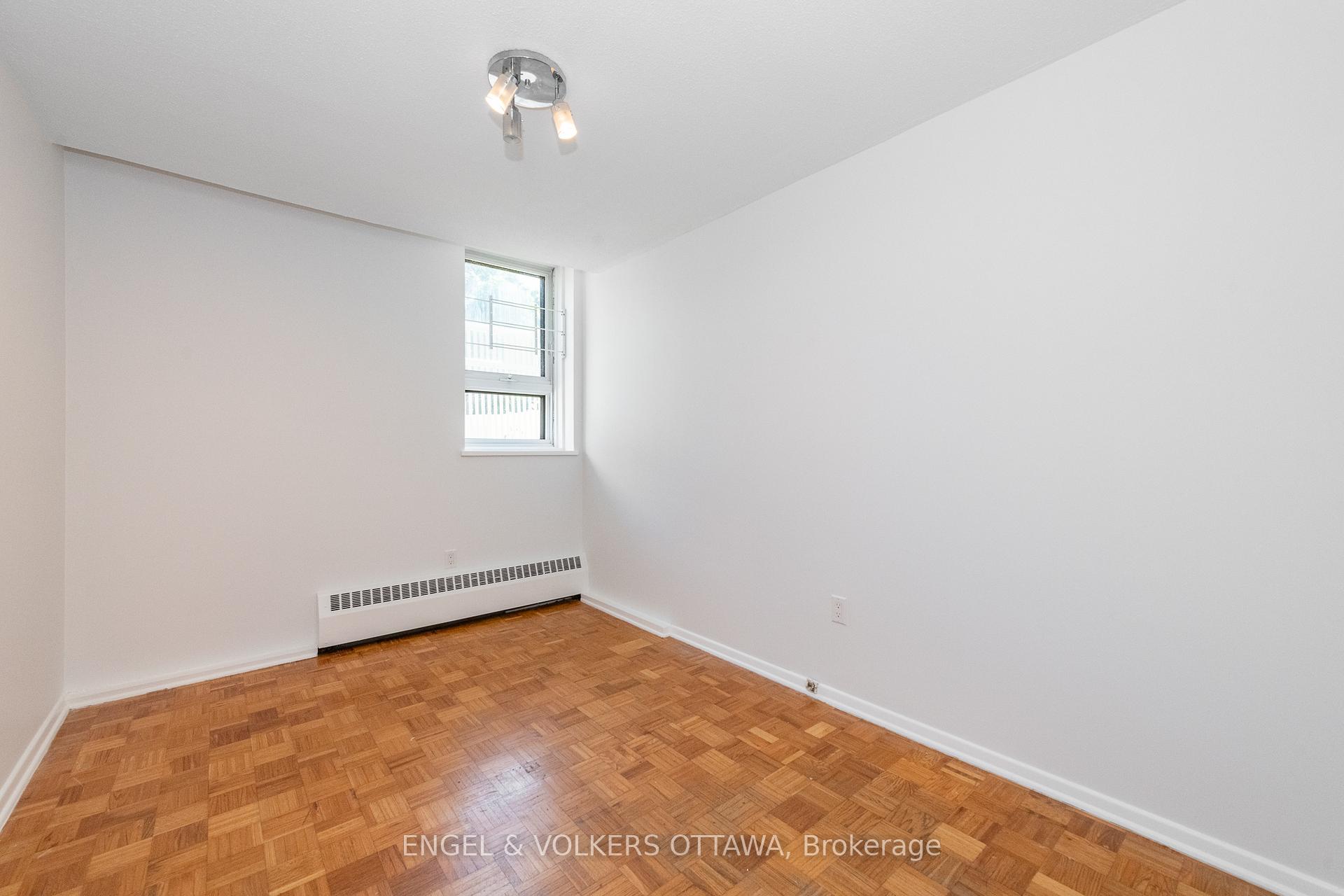 Photo 19 of Unit 8, 1356 Meadowlands Drive E, Ottawa, Borden Farm/Stewart Farm/Carleton Heights/Parkwood Hills — HOMEH