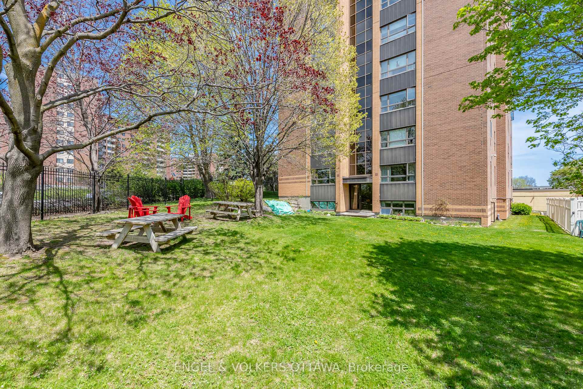 Photo 31 of Unit 8, 1356 Meadowlands Drive E, Ottawa, Borden Farm/Stewart Farm/Carleton Heights/Parkwood Hills — HOMEH