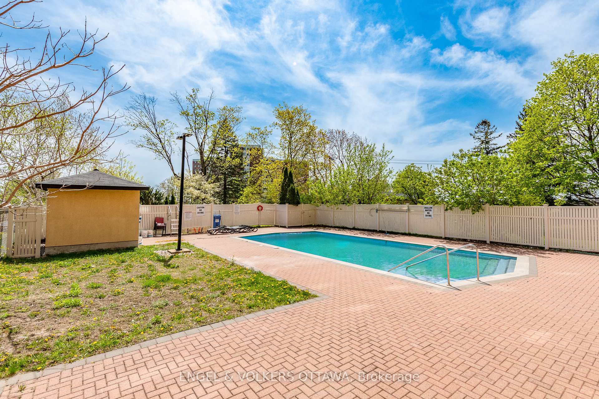Photo 33 of Unit 8, 1356 Meadowlands Drive E, Ottawa, Borden Farm/Stewart Farm/Carleton Heights/Parkwood Hills — HOMEH