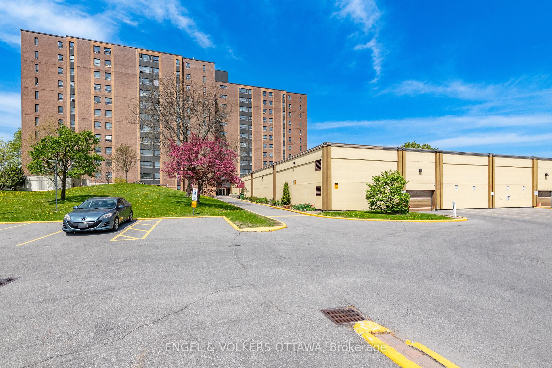 Photo 35 of Unit 8, 1356 Meadowlands Drive E, Ottawa, Borden Farm/Stewart Farm/Carleton Heights/Parkwood Hills — HOMEH