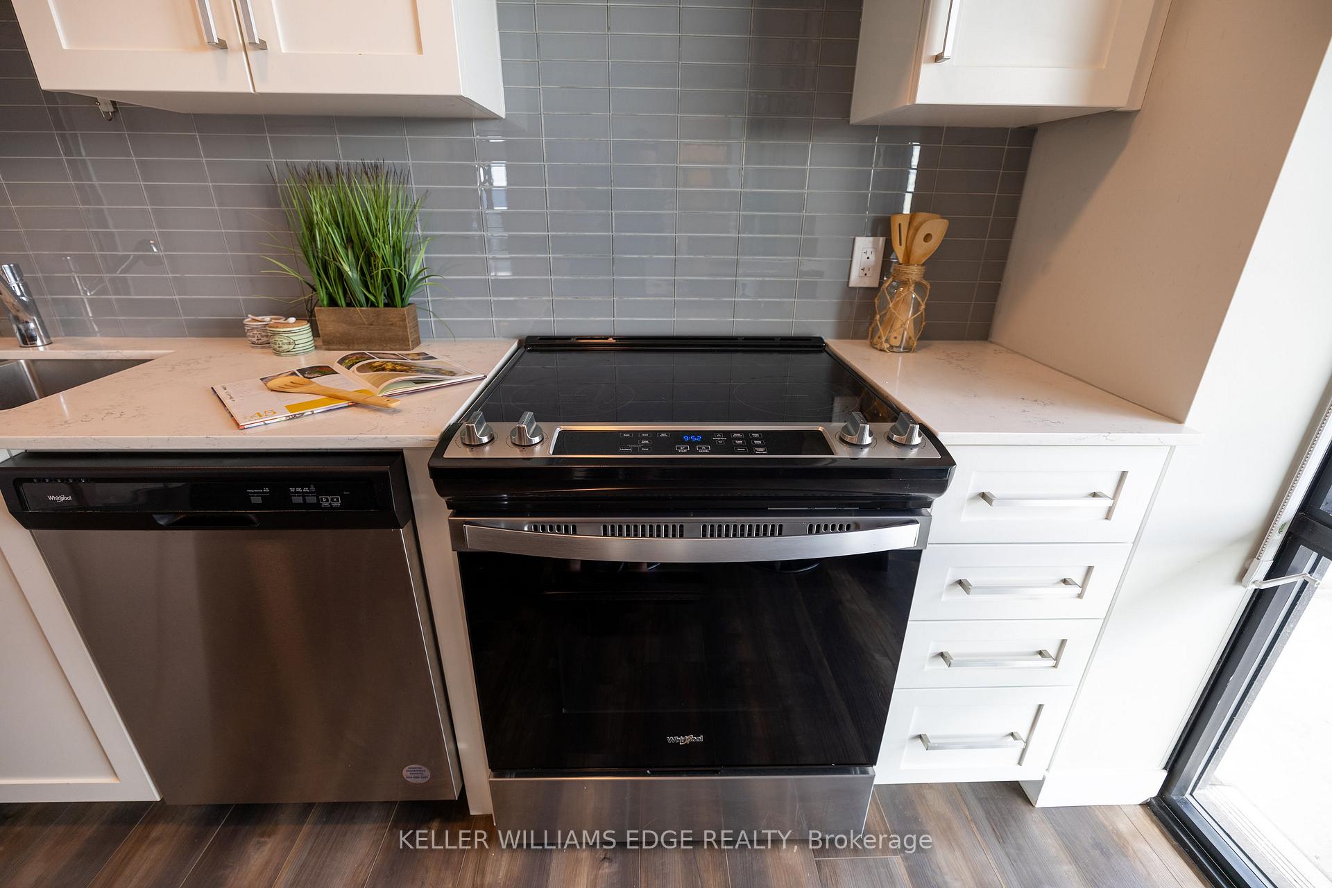 Photo 10 of Unit 902, 15 Queen Street S, Hamilton, Central — HOMEH