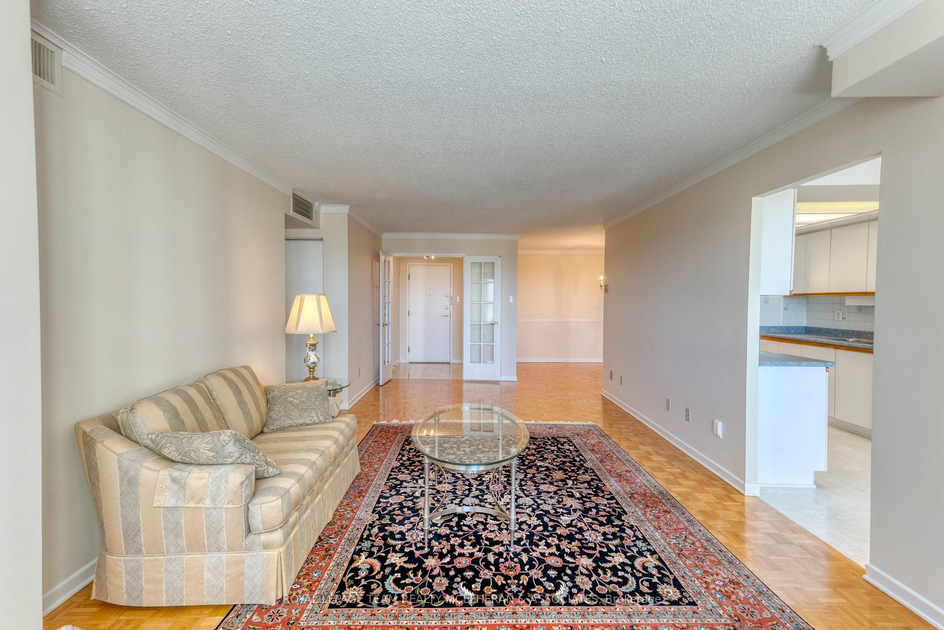 Photo 6 of Unit 403, 1510 Riverside Drive, Ottawa, Riverview Park — HOMEH