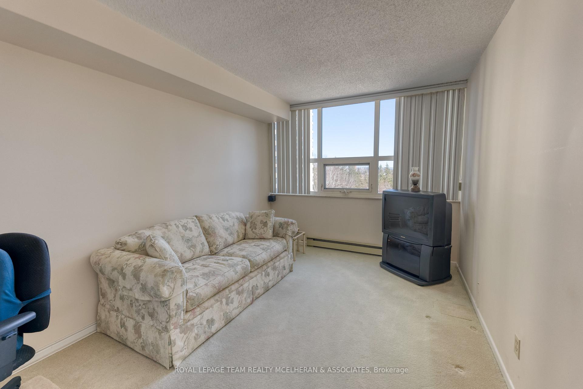 Photo 17 of Unit 403, 1510 Riverside Drive, Ottawa, Riverview Park — HOMEH