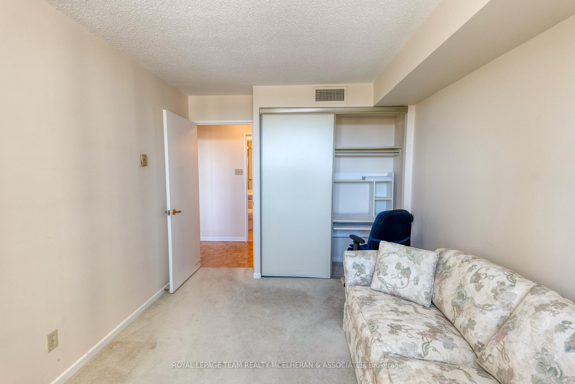 Photo 18 of Unit 403, 1510 Riverside Drive, Ottawa, Riverview Park — HOMEH