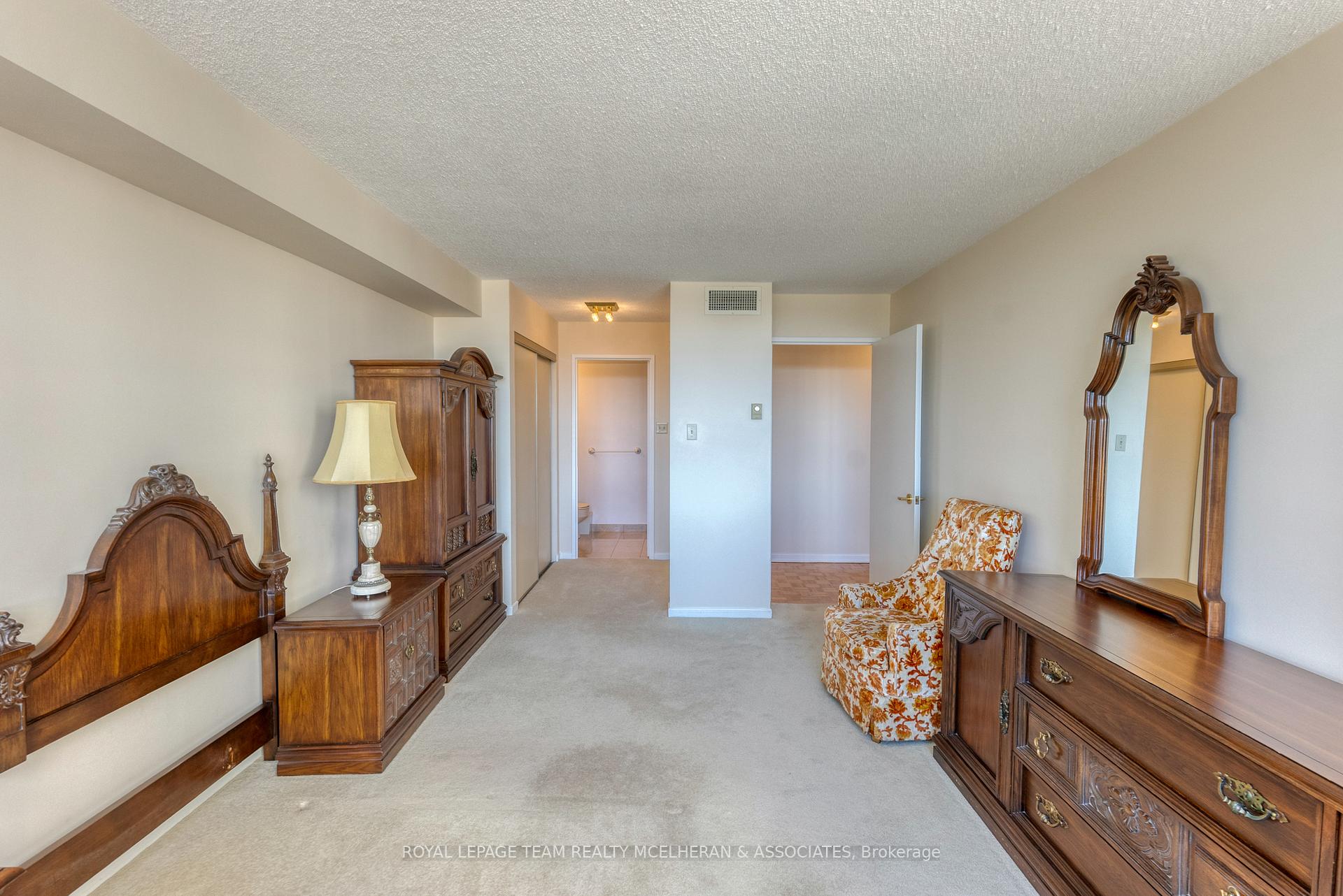 Photo 21 of Unit 403, 1510 Riverside Drive, Ottawa, Riverview Park — HOMEH