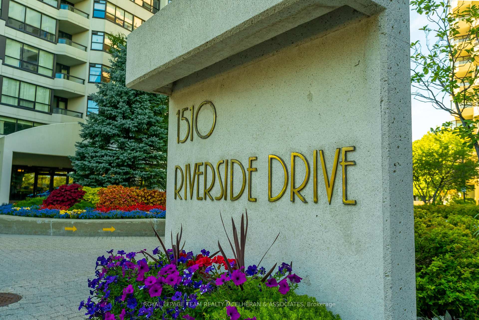 Photo 37 of Unit 403, 1510 Riverside Drive, Ottawa, Riverview Park — HOMEH