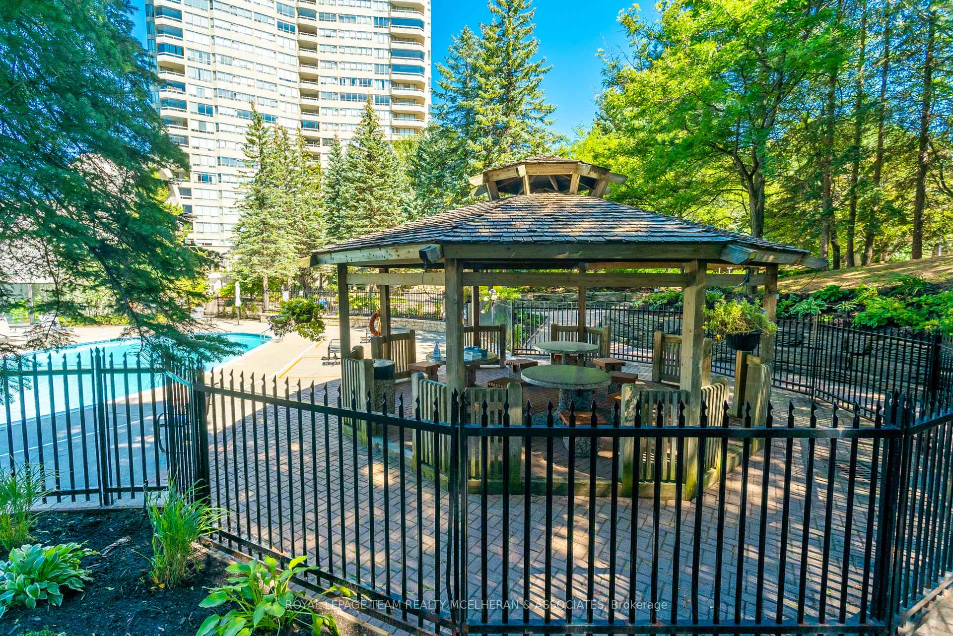 Photo 43 of Unit 403, 1510 Riverside Drive, Ottawa, Riverview Park — HOMEH