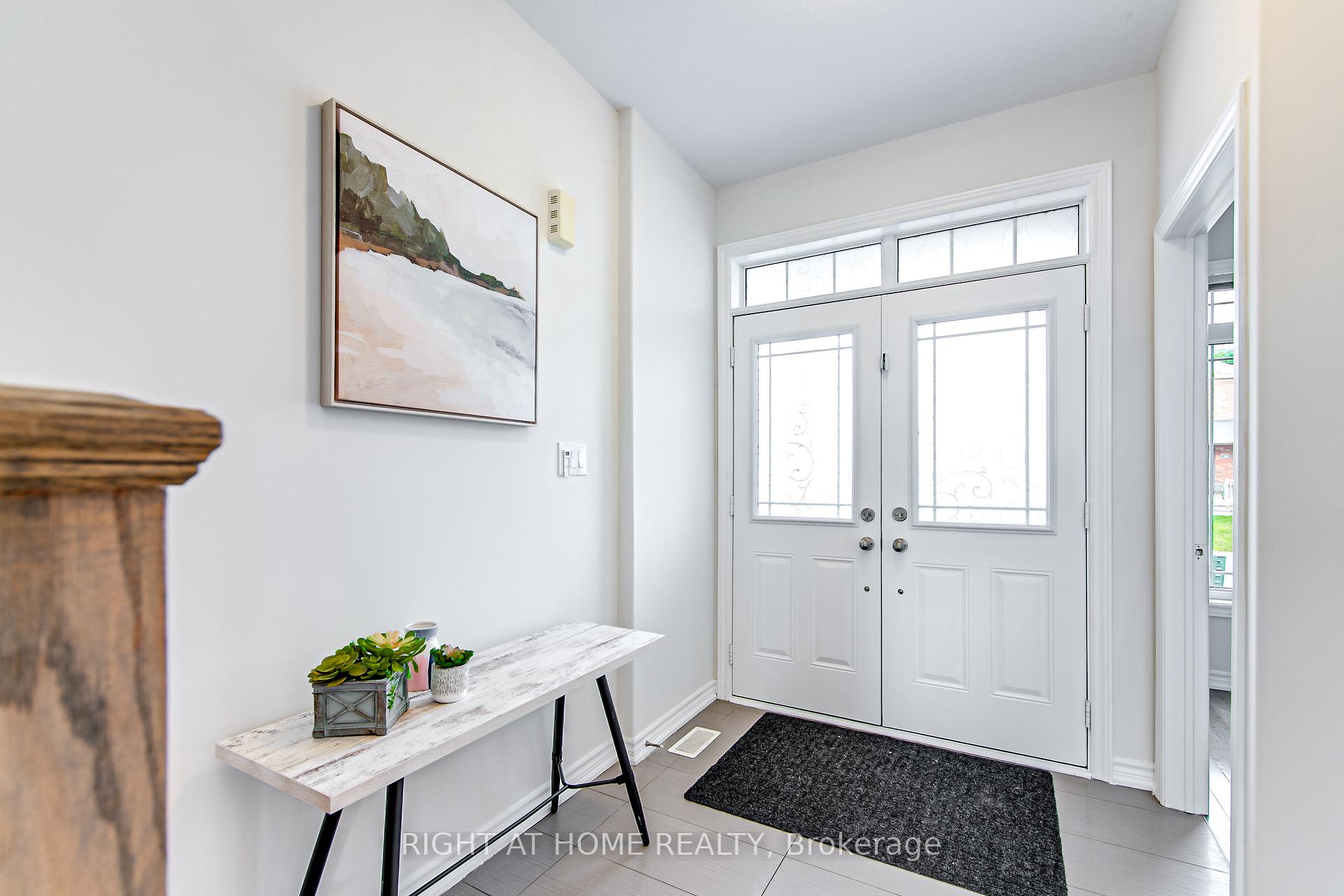 Photo 2 of 56 Megan Crescent, Barrie, 400 West — HOMEH