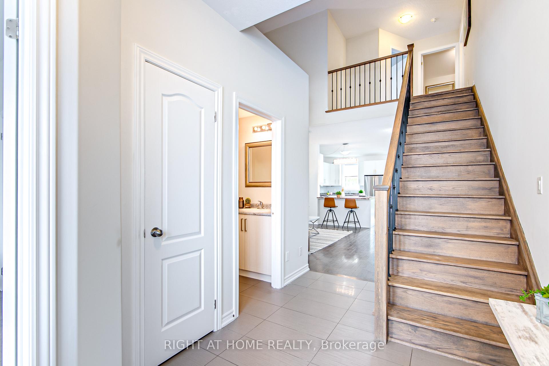 Photo 4 of 56 Megan Crescent, Barrie, 400 West — HOMEH