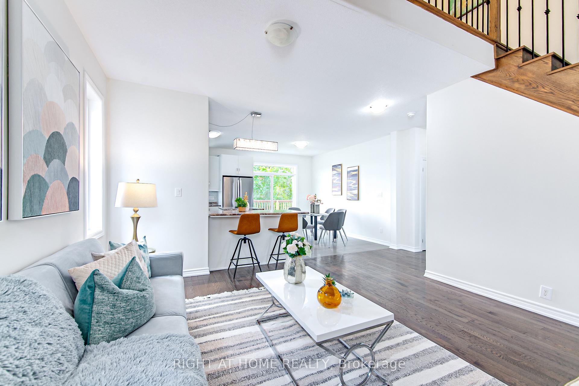 Photo 8 of 56 Megan Crescent, Barrie, 400 West — HOMEH