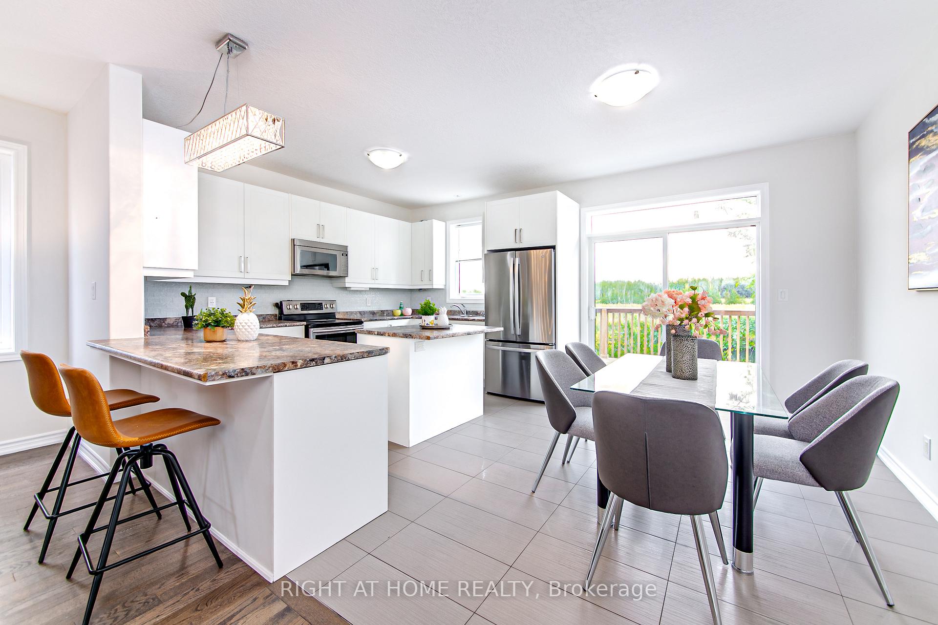 Photo 9 of 56 Megan Crescent, Barrie, 400 West — HOMEH