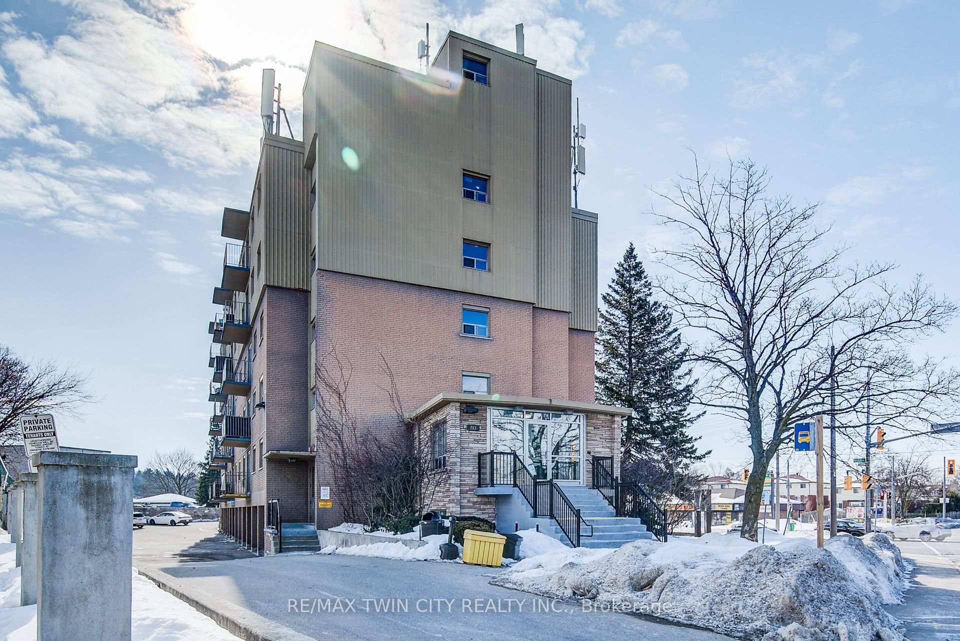 Photo 5 of Unit 202, 283 Fairway Road N, Kitchener — HOMEH