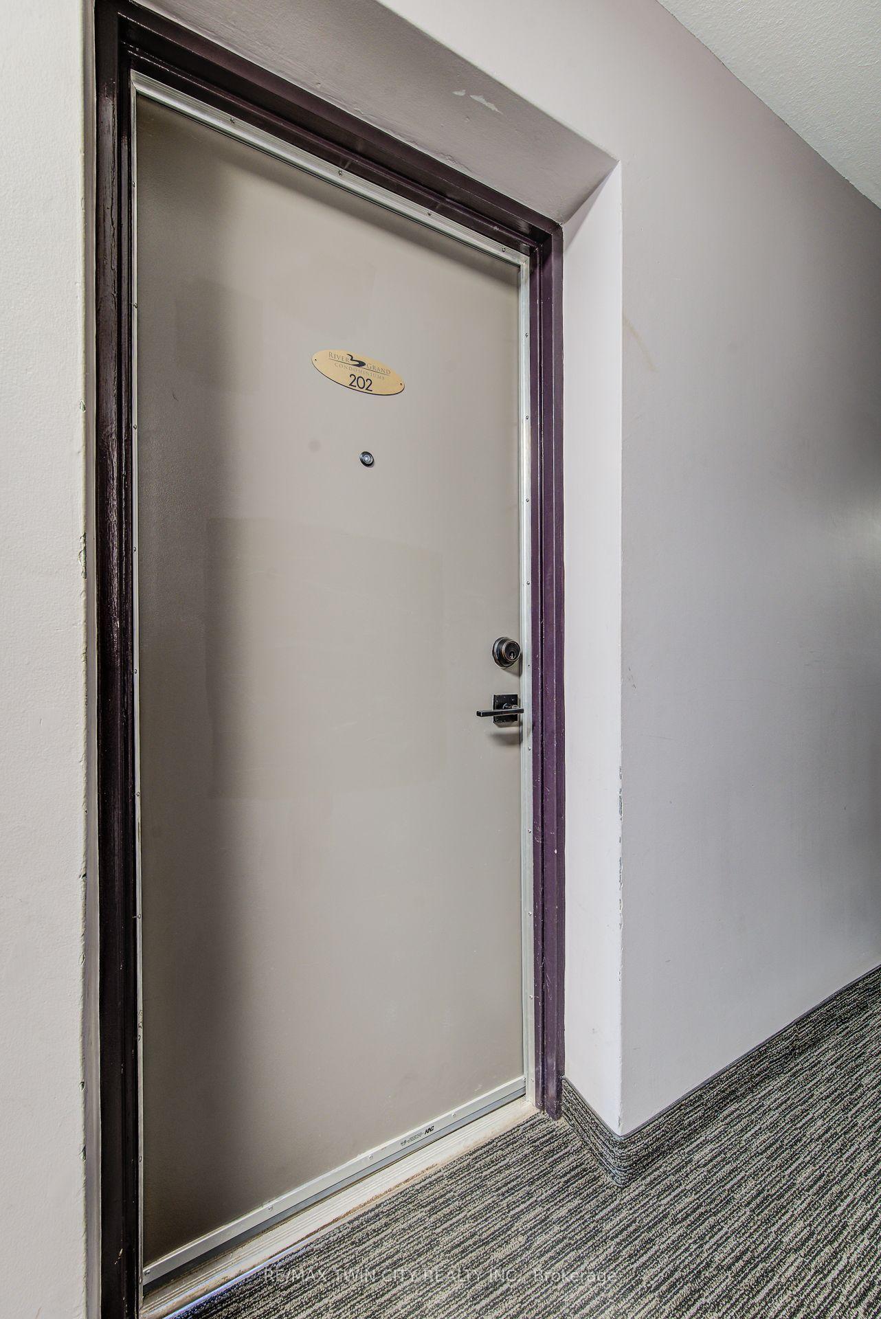 Photo 8 of Unit 202, 283 Fairway Road N, Kitchener — HOMEH