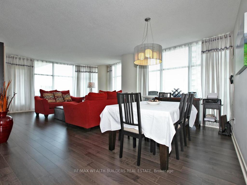 Front of Unit 712, 35 Mariner Terrace