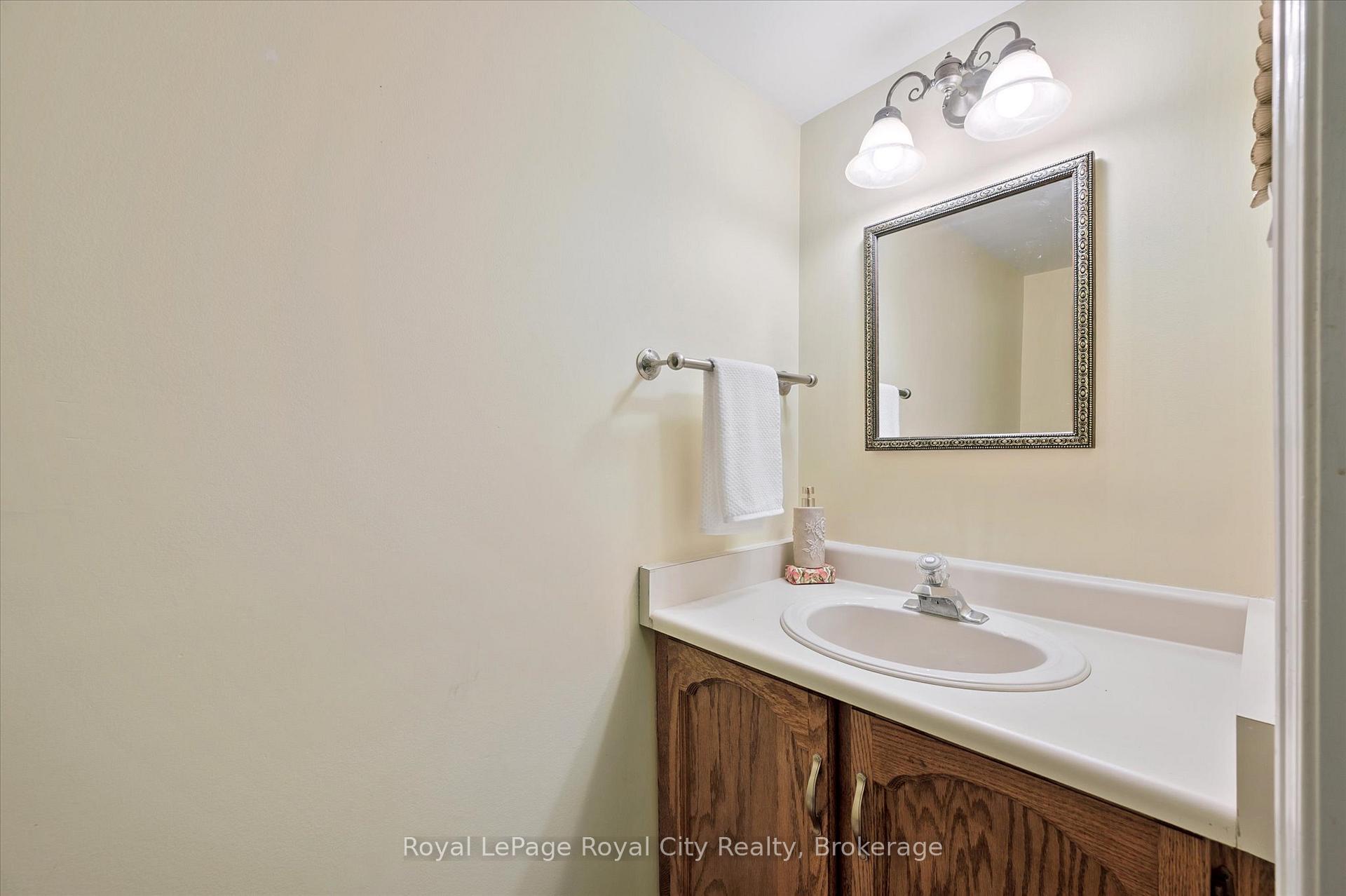 Photo 32 of Unit 5, 100 Woodlawn Road E, Guelph, Victoria North — HOMEH