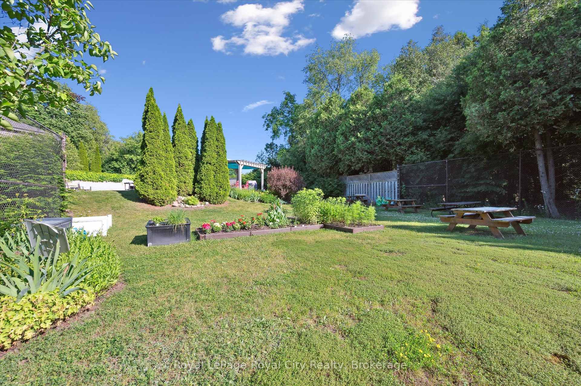 Photo 43 of Unit 5, 100 Woodlawn Road E, Guelph, Victoria North — HOMEH
