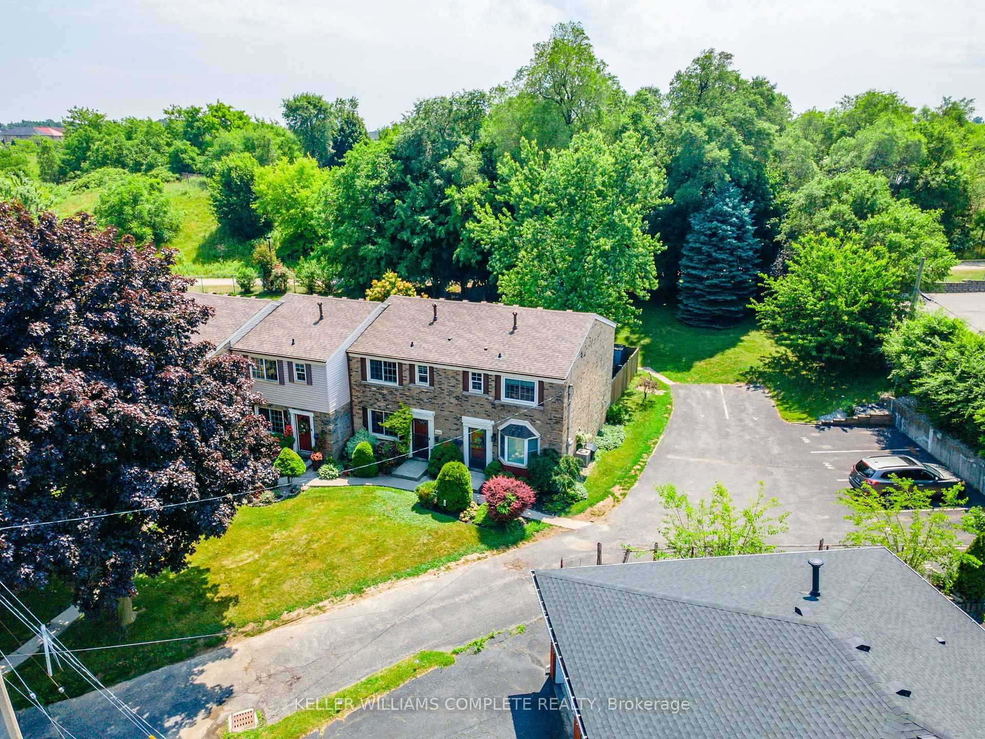 Photo 3 of 140 Victor Boulevard, Hamilton, Greeningdon — HOMEH
