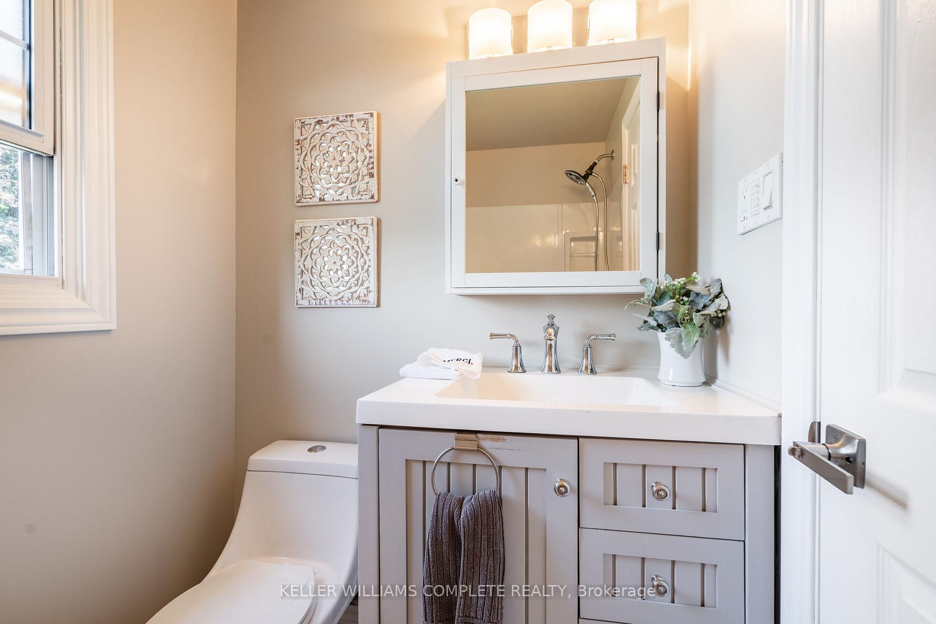 Photo 20 of 140 Victor Boulevard, Hamilton, Greeningdon — HOMEH