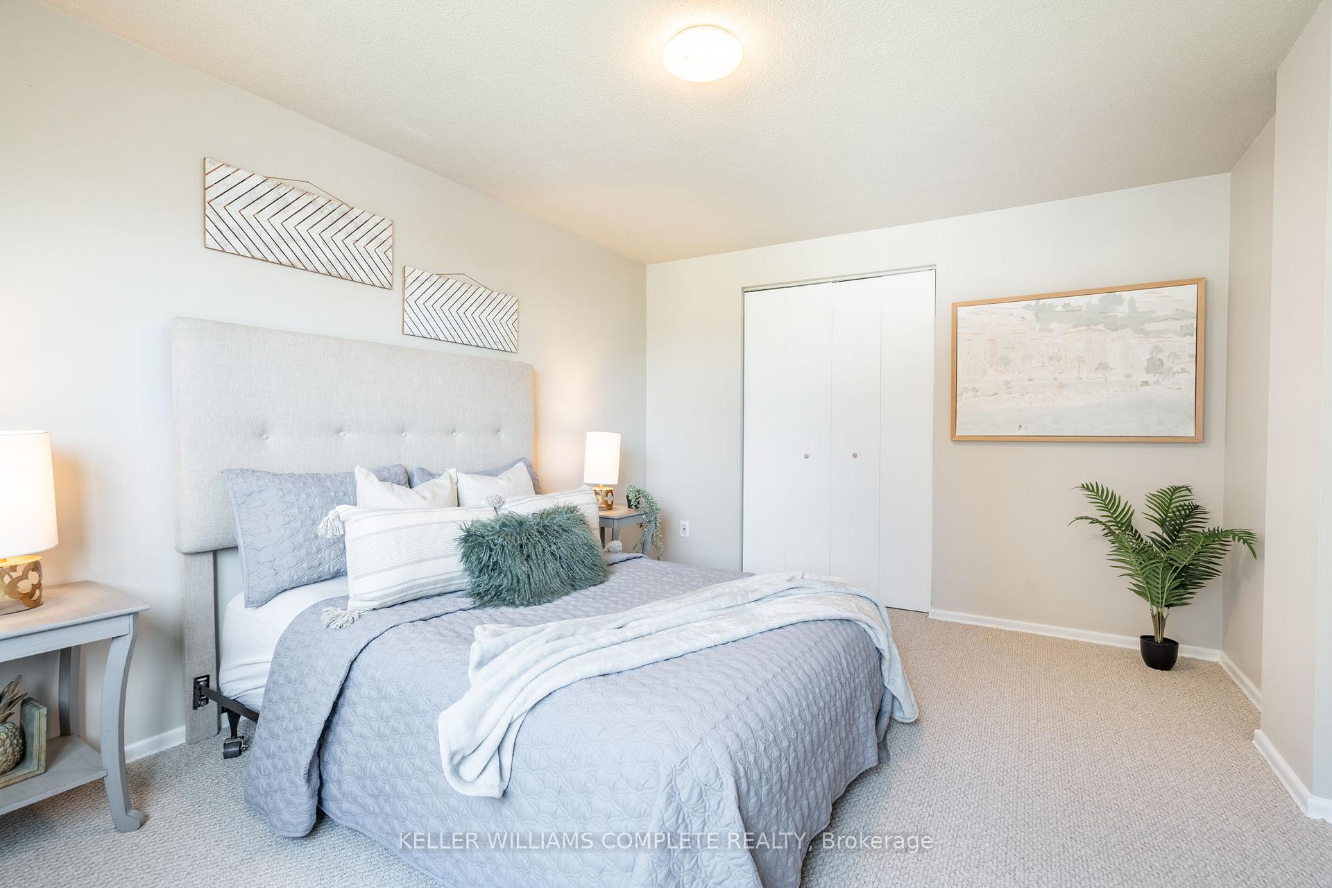 Photo 23 of 140 Victor Boulevard, Hamilton, Greeningdon — HOMEH