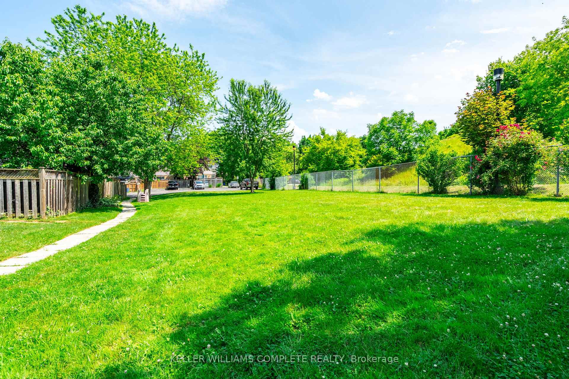 Photo 38 of 140 Victor Boulevard, Hamilton, Greeningdon — HOMEH