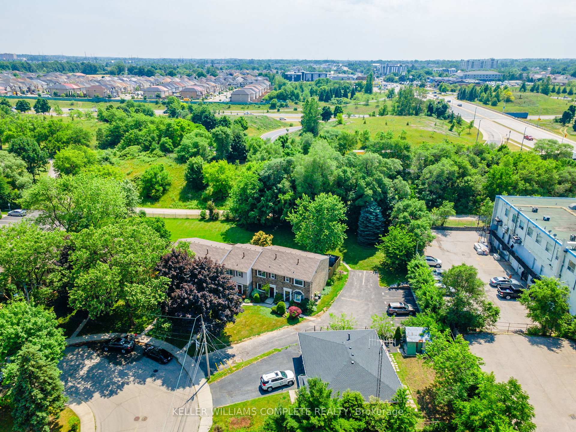 Photo 39 of 140 Victor Boulevard, Hamilton, Greeningdon — HOMEH