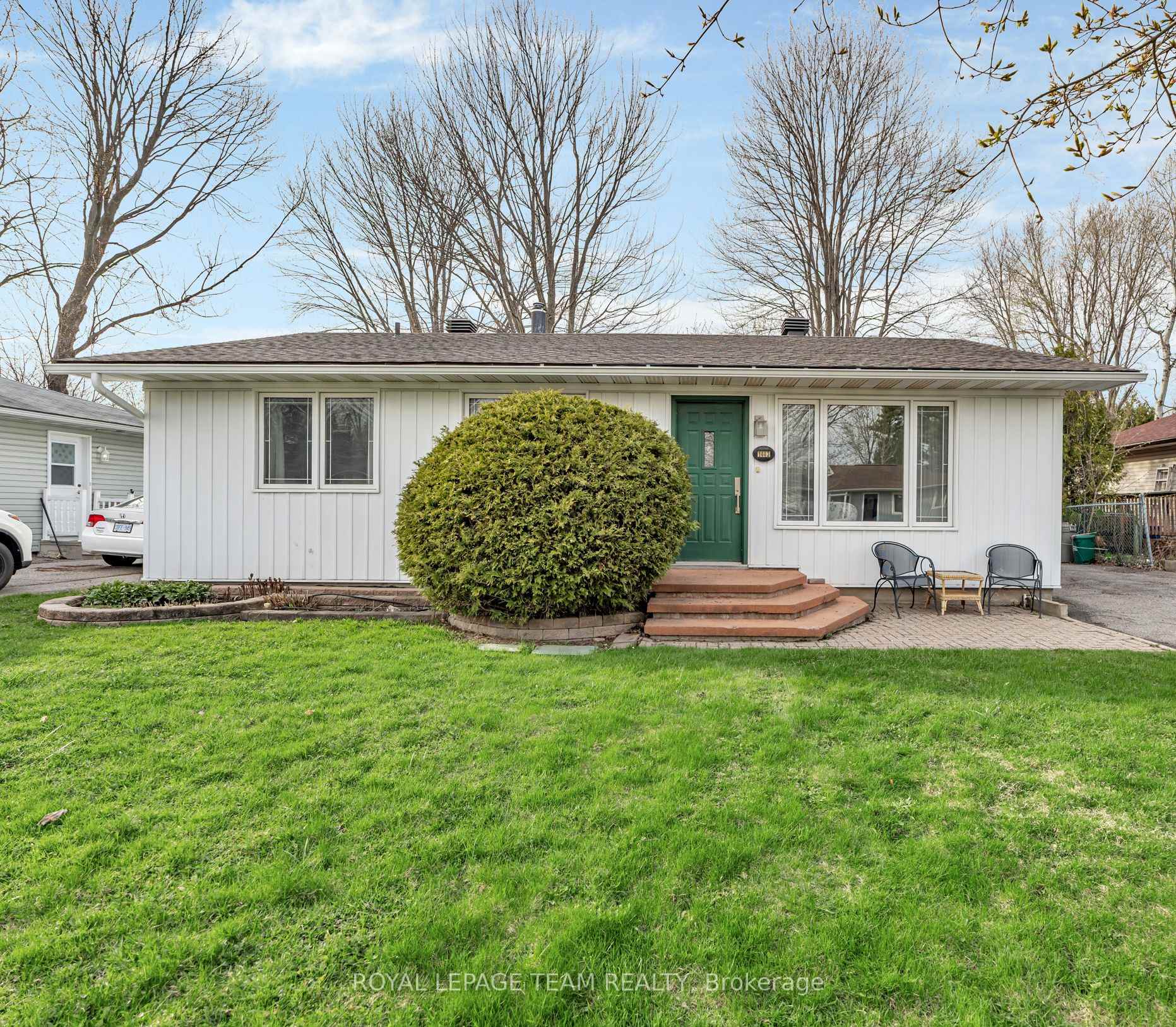 Photo 1 of 1443 Rainbow Crescent, Ottawa, Carson Grove — HOMEH