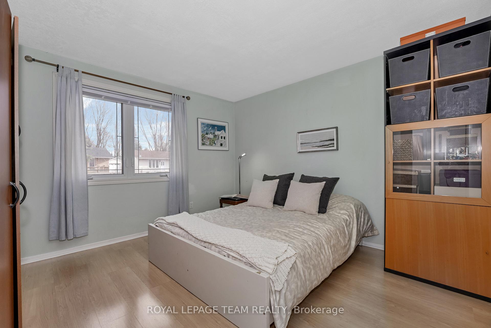 Photo 12 of 1443 Rainbow Crescent, Ottawa, Carson Grove — HOMEH