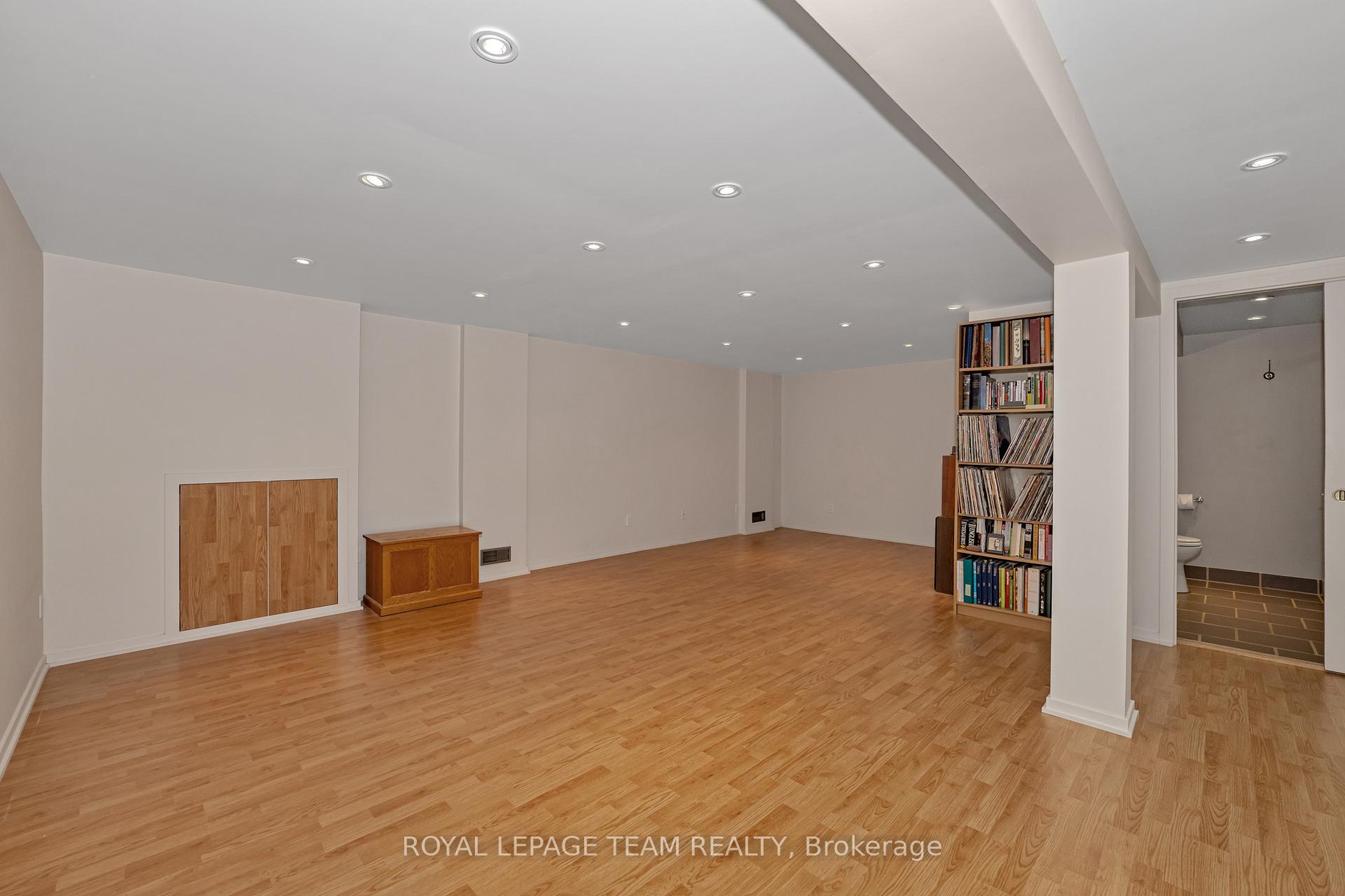 Photo 21 of 1443 Rainbow Crescent, Ottawa, Carson Grove — HOMEH