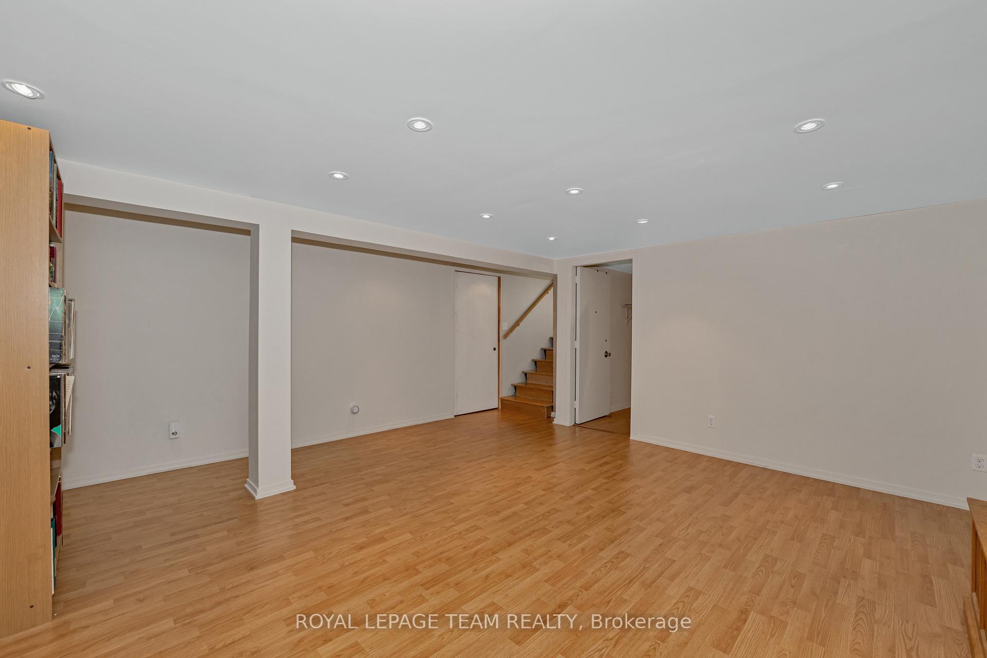 Photo 19 of 1443 Rainbow Crescent, Ottawa, Carson Grove — HOMEH