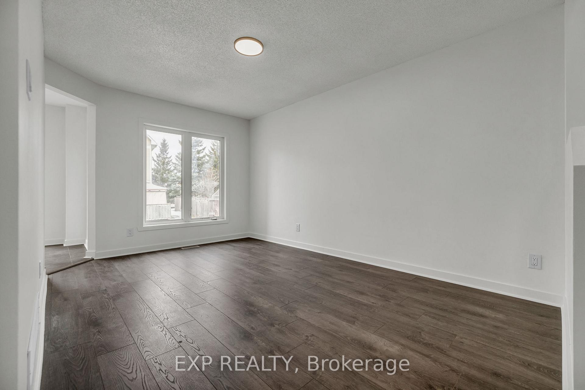 Photo 7 of 423 Hillsboro Private, Ottawa, Kanata - Emerald Meadows/Trailwest — HOMEH