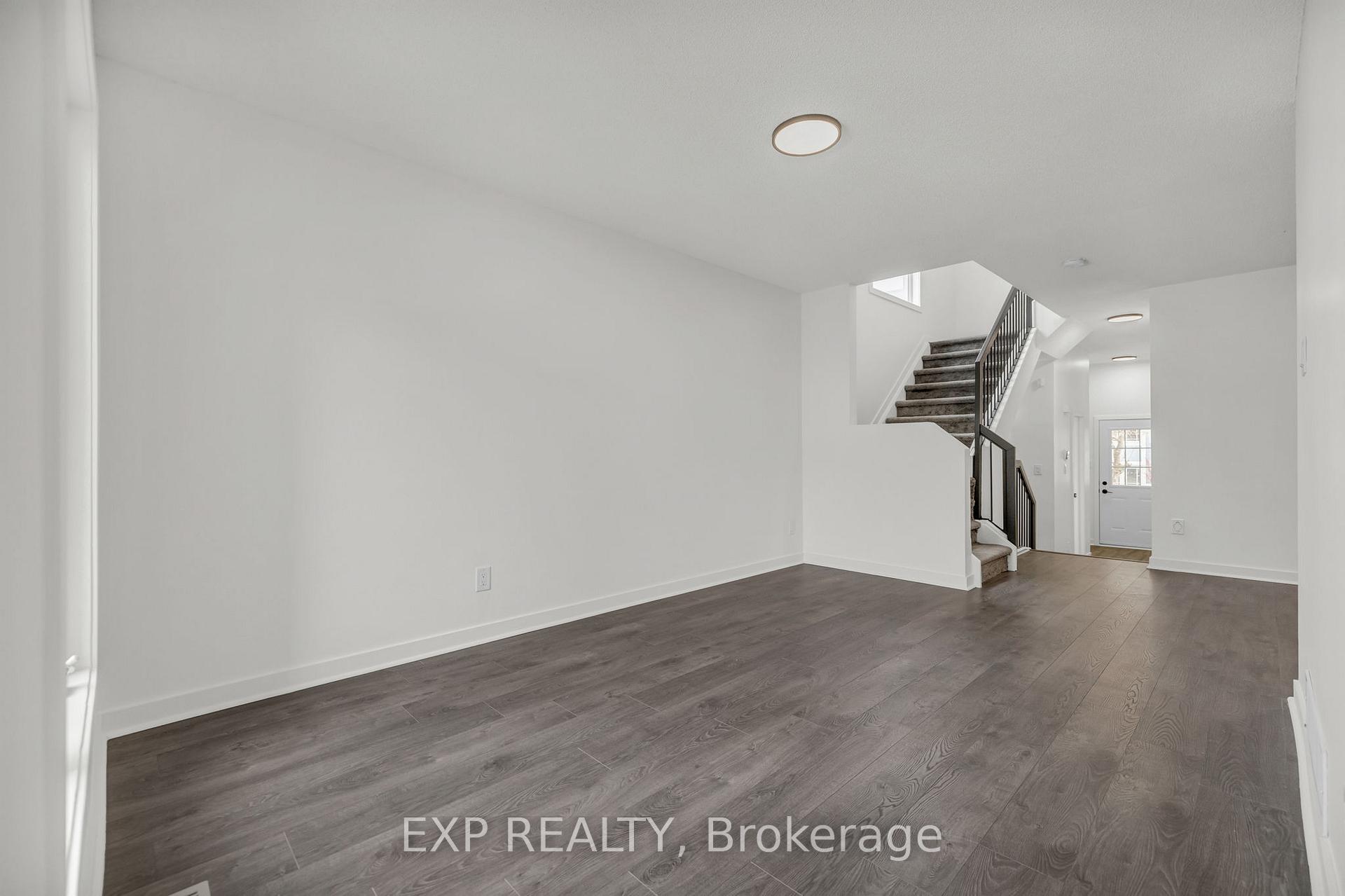 Photo 10 of 423 Hillsboro Private, Ottawa, Kanata - Emerald Meadows/Trailwest — HOMEH