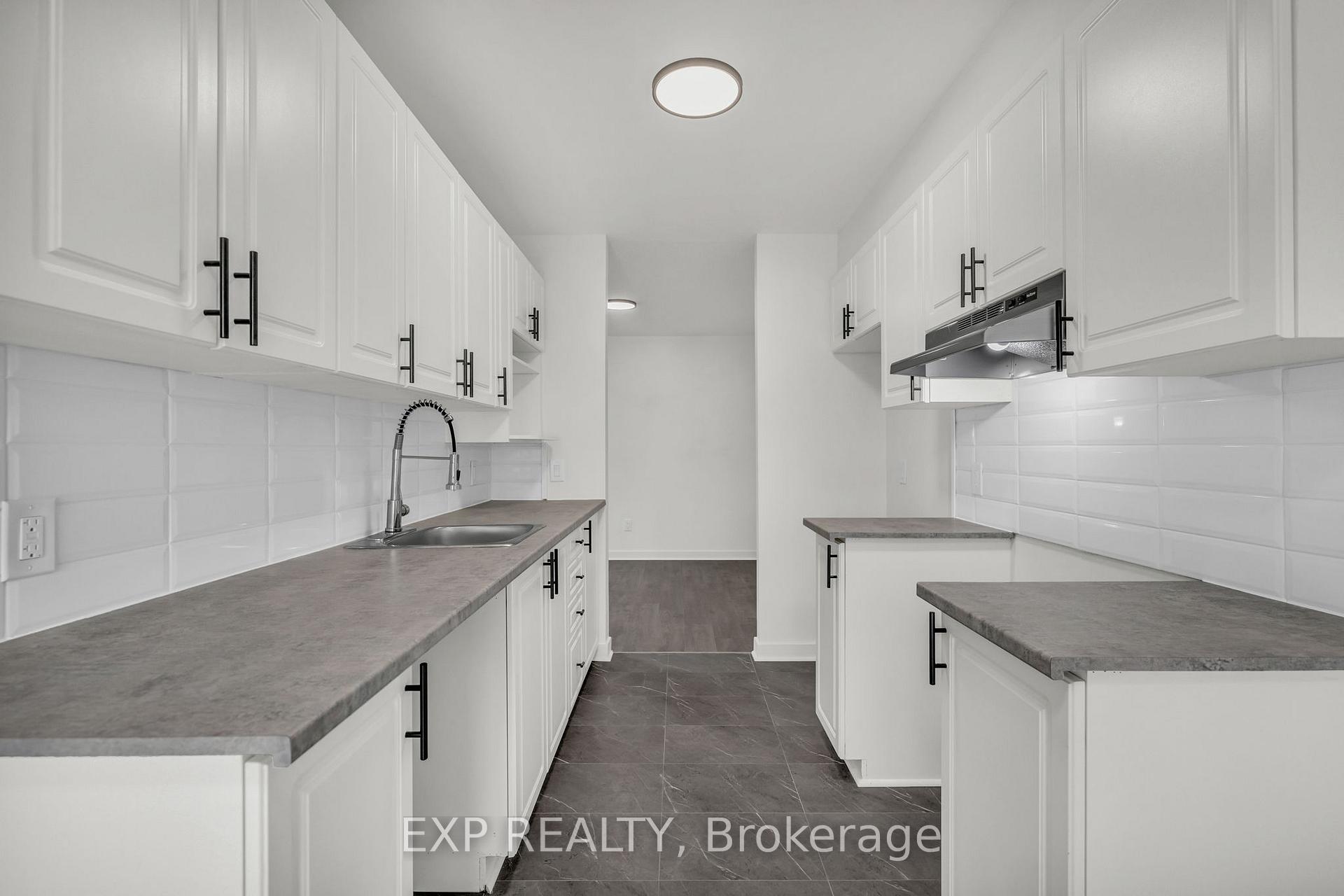 Photo 14 of 423 Hillsboro Private, Ottawa, Kanata - Emerald Meadows/Trailwest — HOMEH