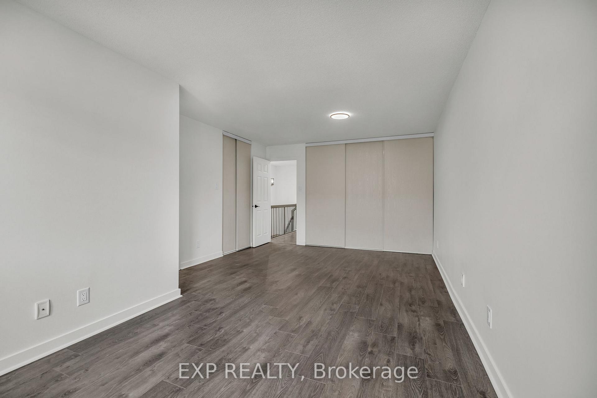 Photo 20 of 423 Hillsboro Private, Ottawa, Kanata - Emerald Meadows/Trailwest — HOMEH