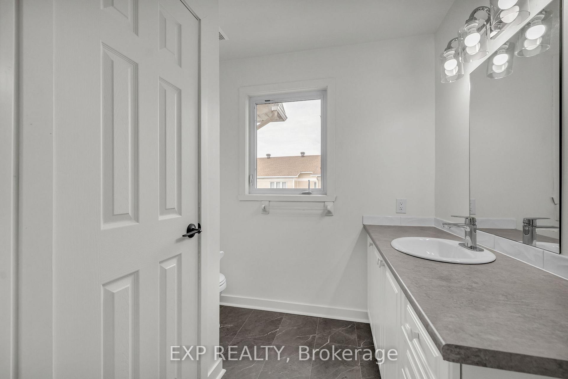 Photo 22 of 423 Hillsboro Private, Ottawa, Kanata - Emerald Meadows/Trailwest — HOMEH