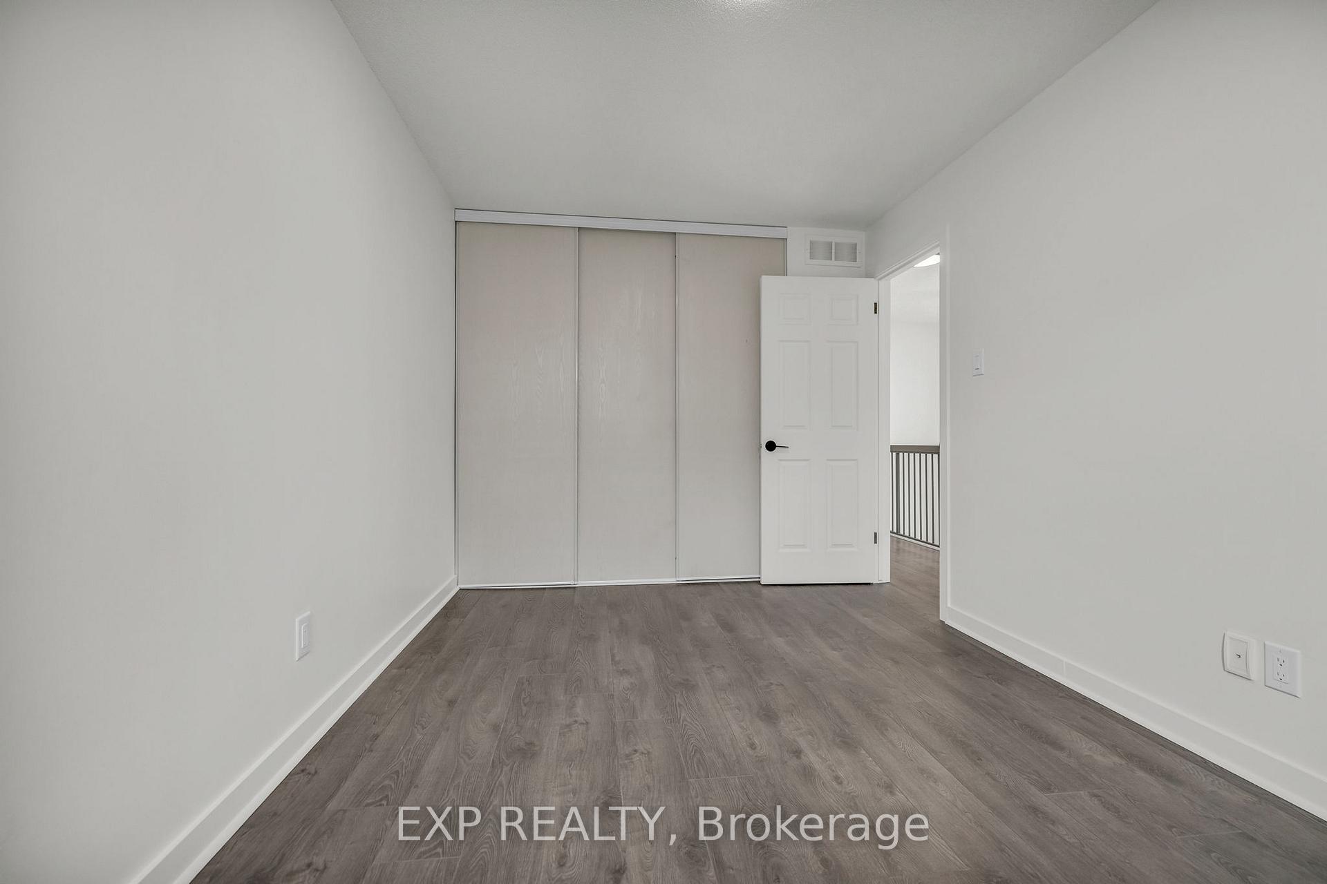 Photo 25 of 423 Hillsboro Private, Ottawa, Kanata - Emerald Meadows/Trailwest — HOMEH