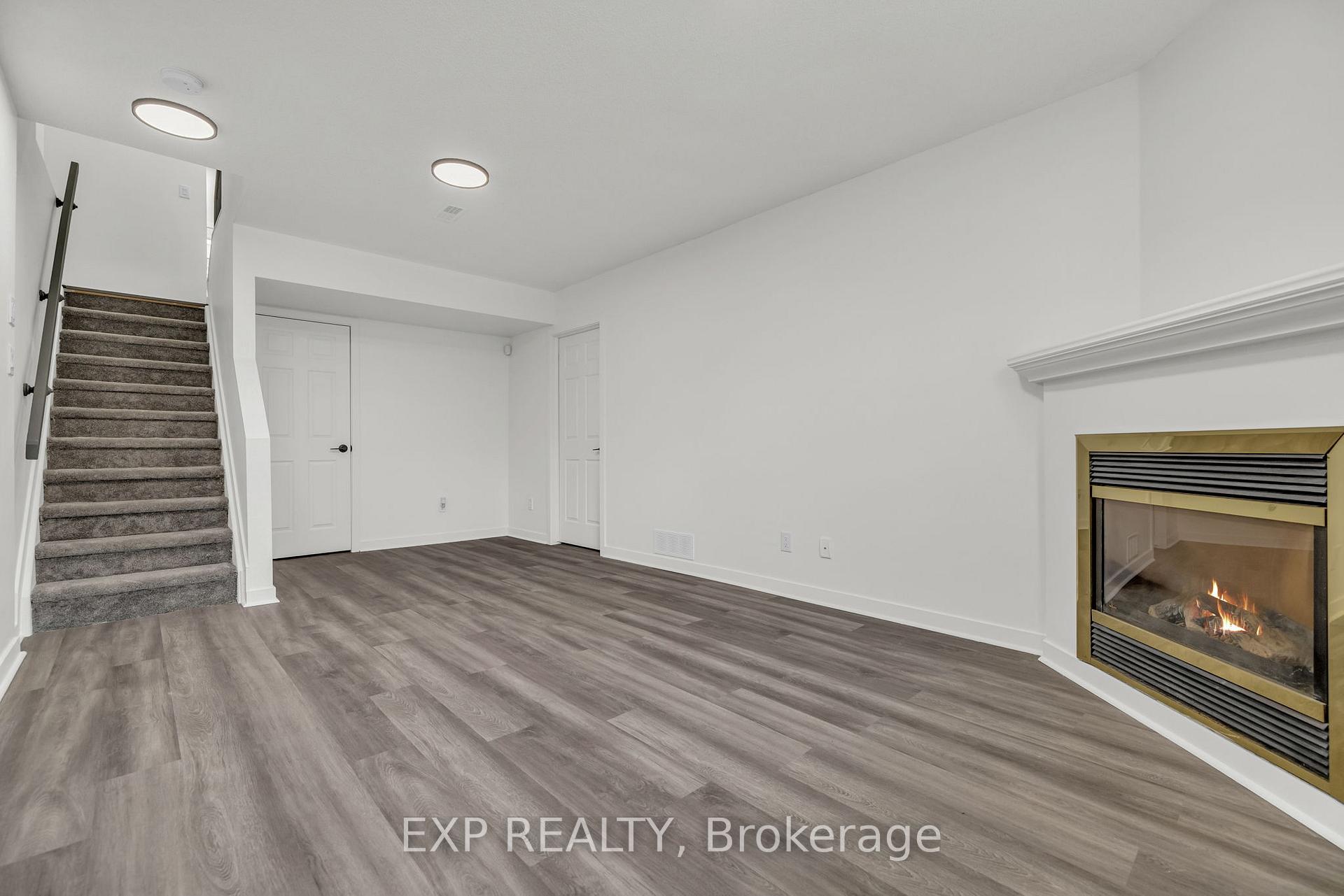 Photo 28 of 423 Hillsboro Private, Ottawa, Kanata - Emerald Meadows/Trailwest — HOMEH