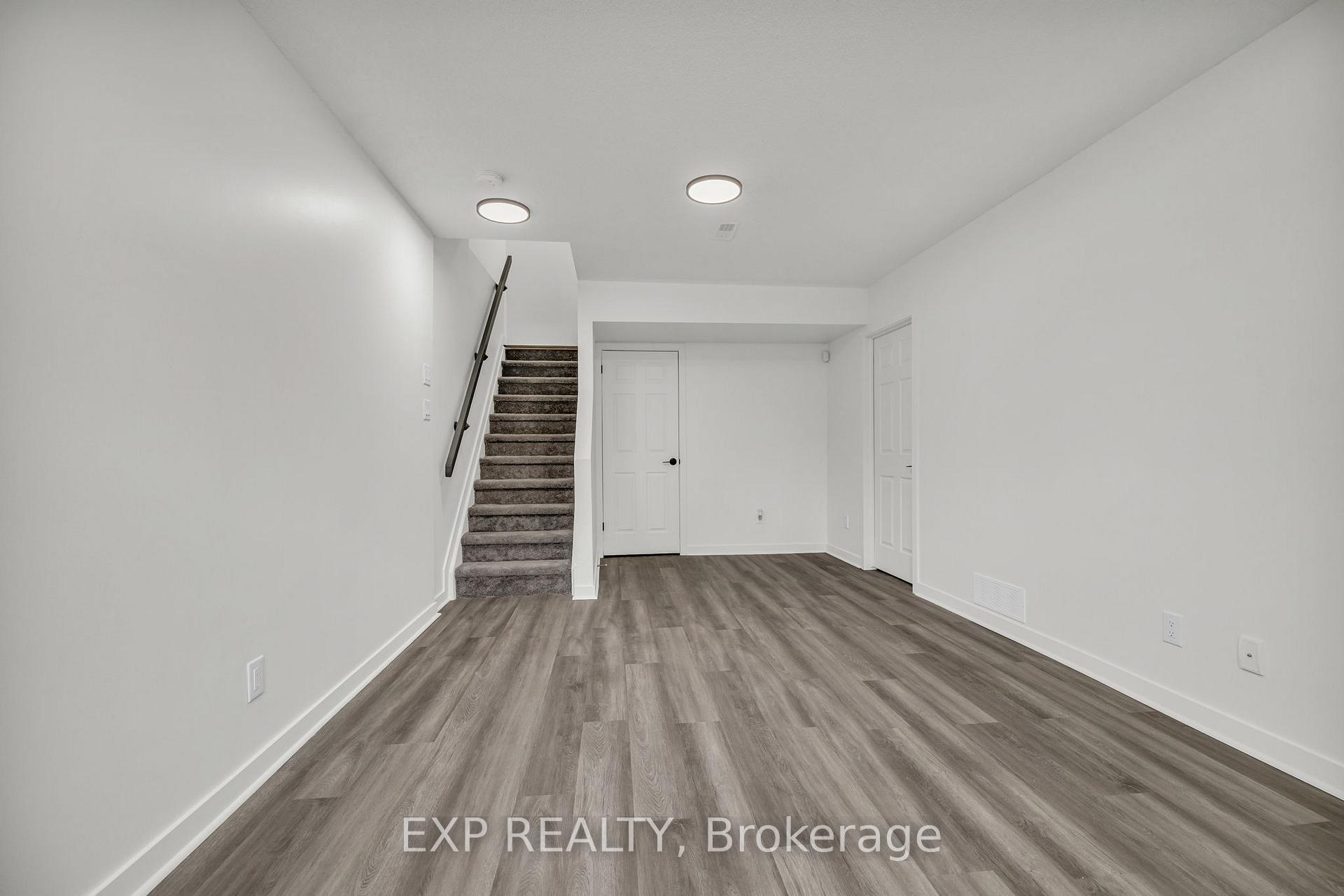 Photo 29 of 423 Hillsboro Private, Ottawa, Kanata - Emerald Meadows/Trailwest — HOMEH