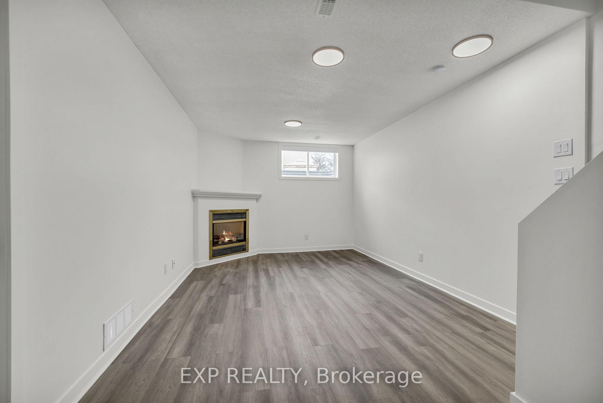 Photo 30 of 423 Hillsboro Private, Ottawa, Kanata - Emerald Meadows/Trailwest — HOMEH