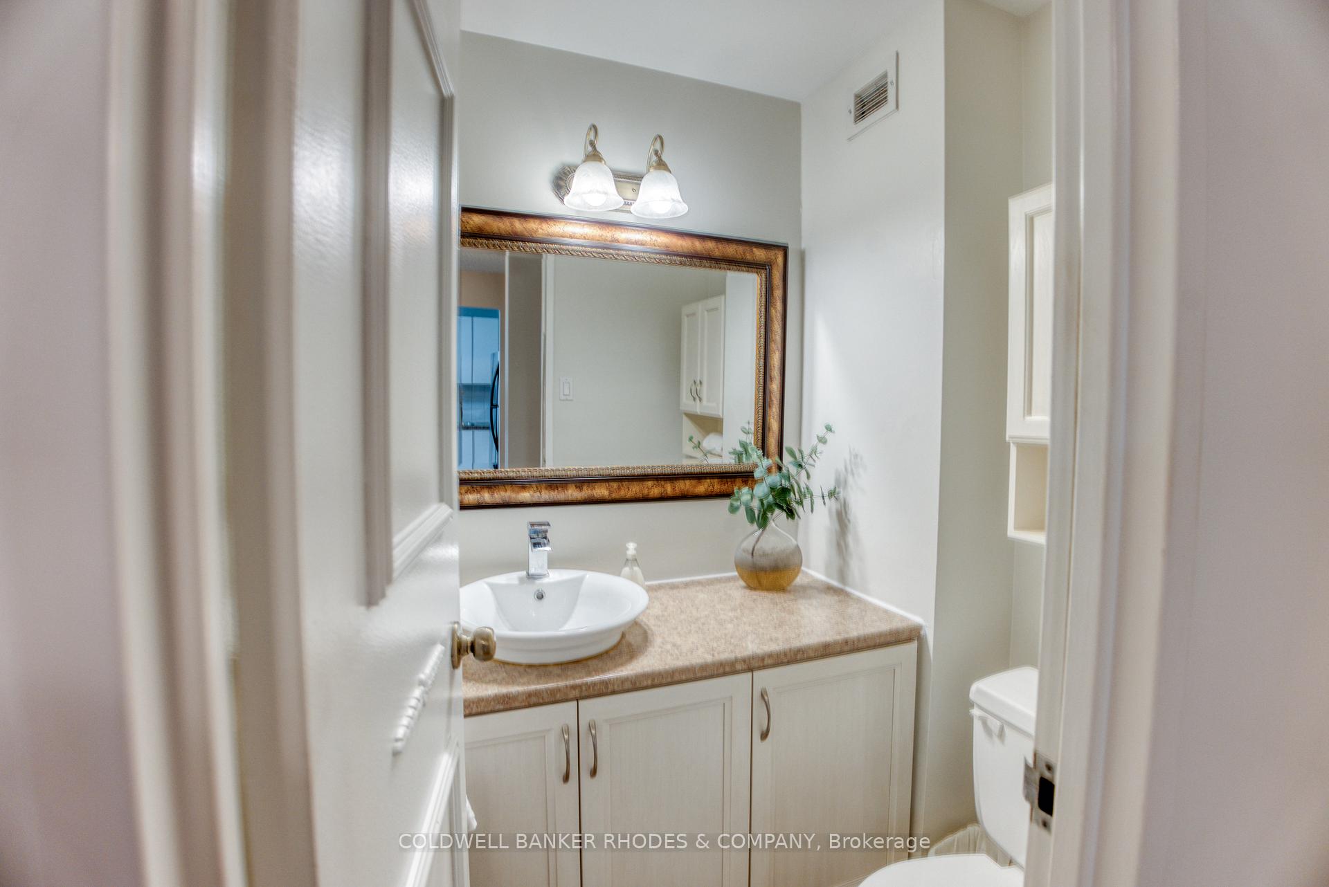 Photo 4 of Unit 213, 1599 Lassiter Terrace, Ottawa, Beaconwood — HOMEH