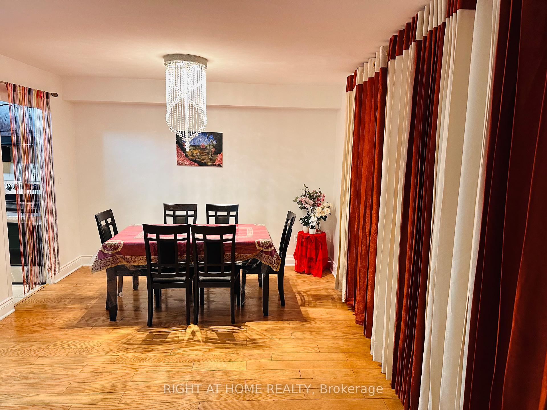 Photo 3 of Unit 1204, 5 Massey Square, Toronto, Crescent Town — HOMEH