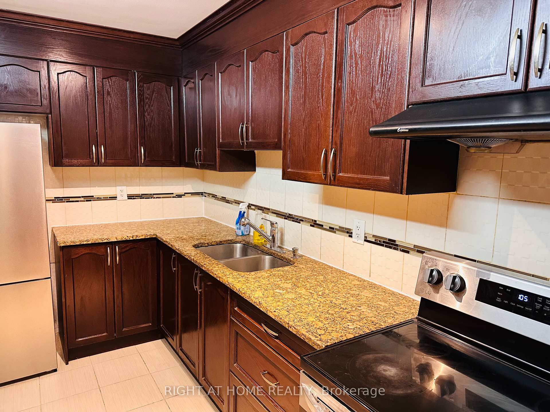 Photo 10 of Unit 1204, 5 Massey Square, Toronto, Crescent Town — HOMEH