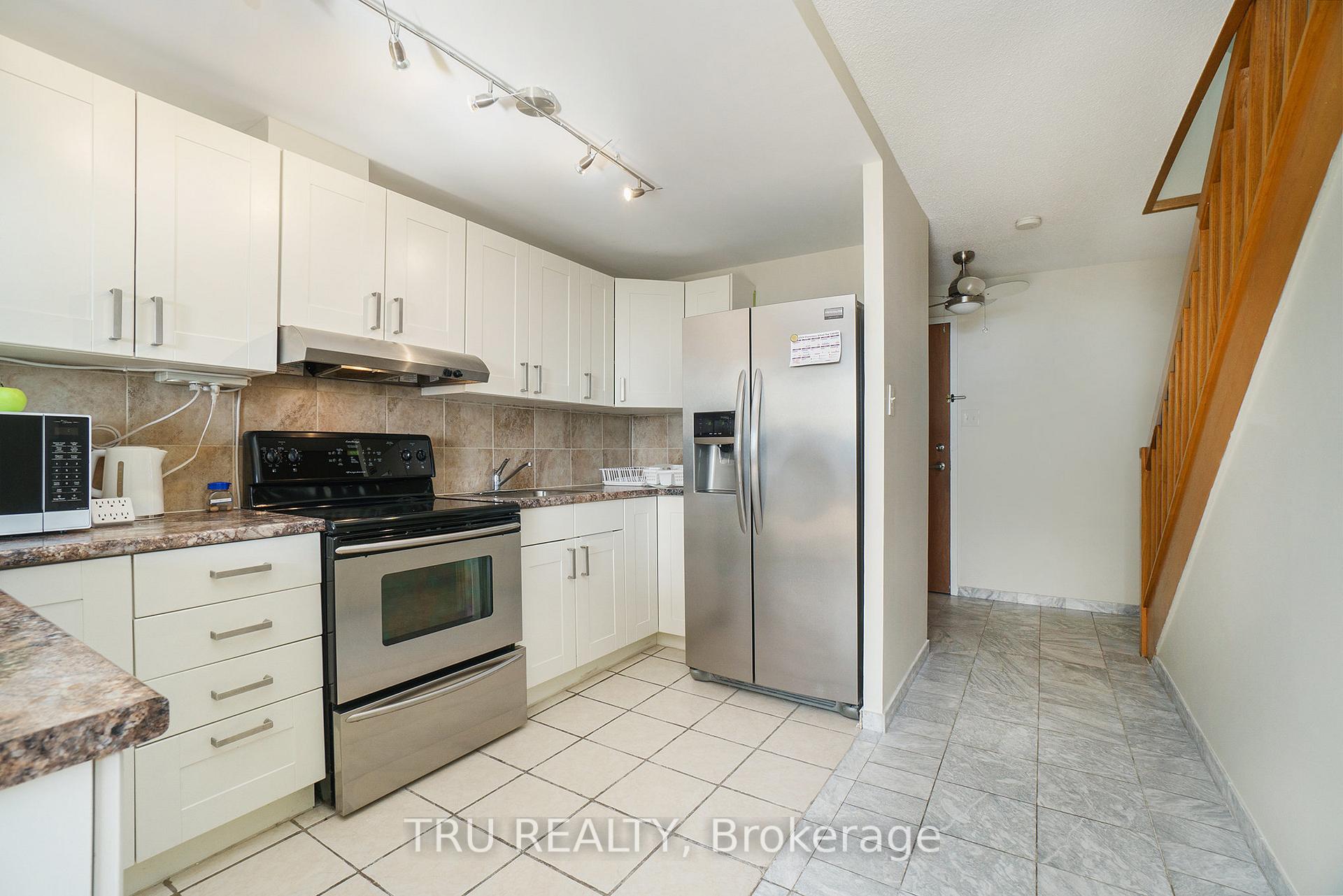 Photo 3 of Unit PH8, 900 Dynes Road, Ottawa, Carleton Square — HOMEH