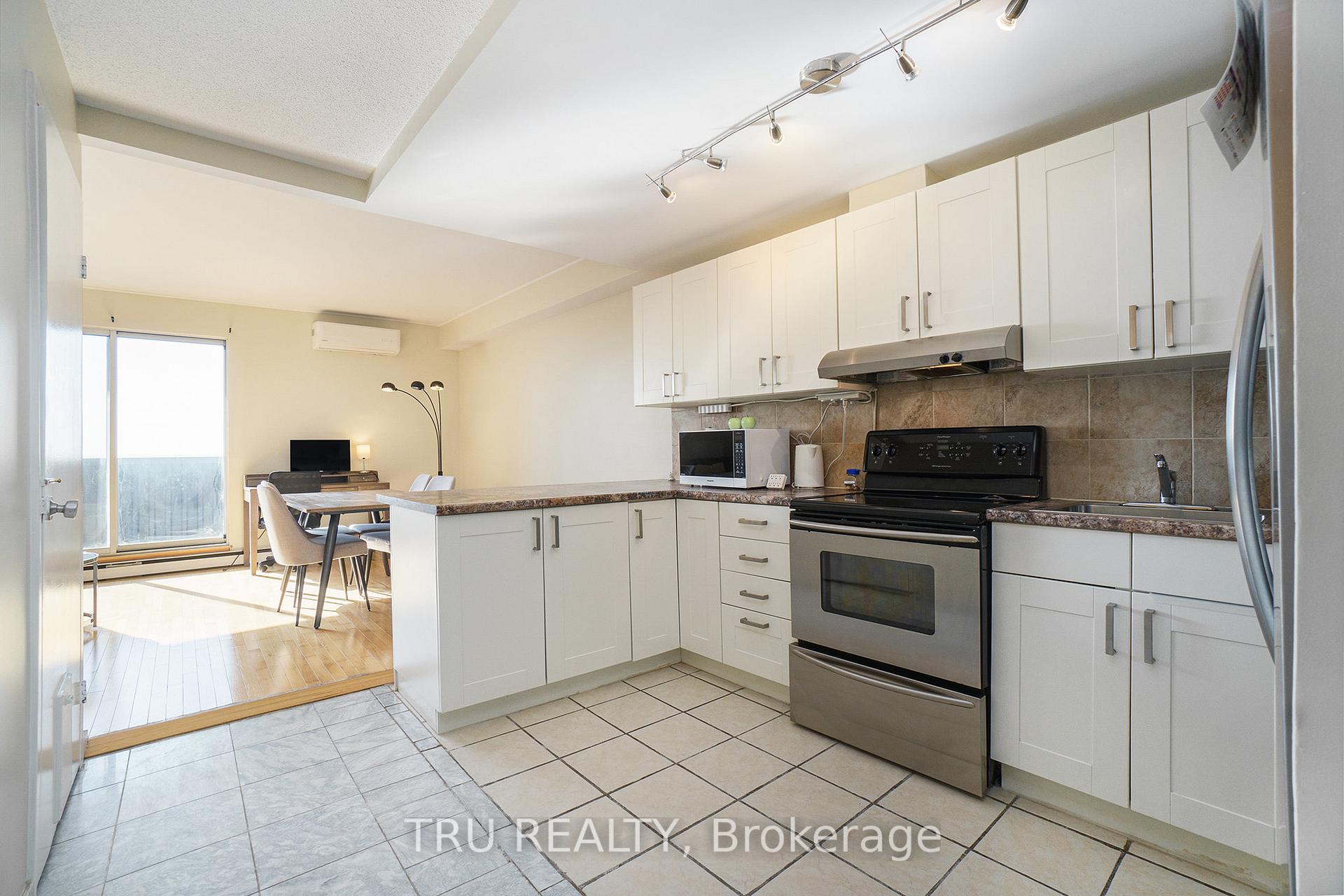 Photo 6 of Unit PH8, 900 Dynes Road, Ottawa, Carleton Square — HOMEH