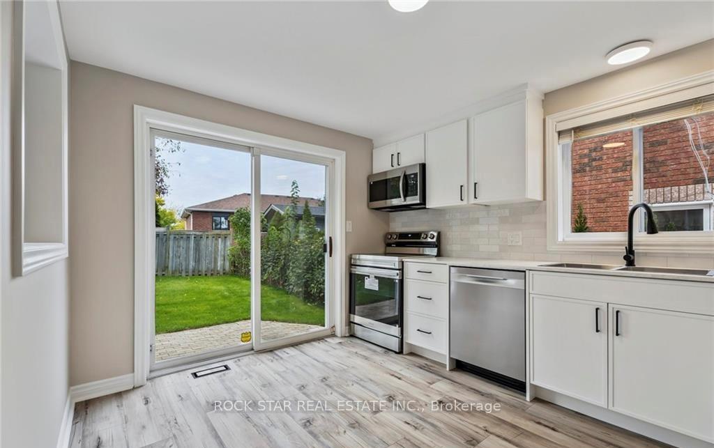 Photo 3 of 8 Ginger Drive, Barrie, Holly — HOMEH